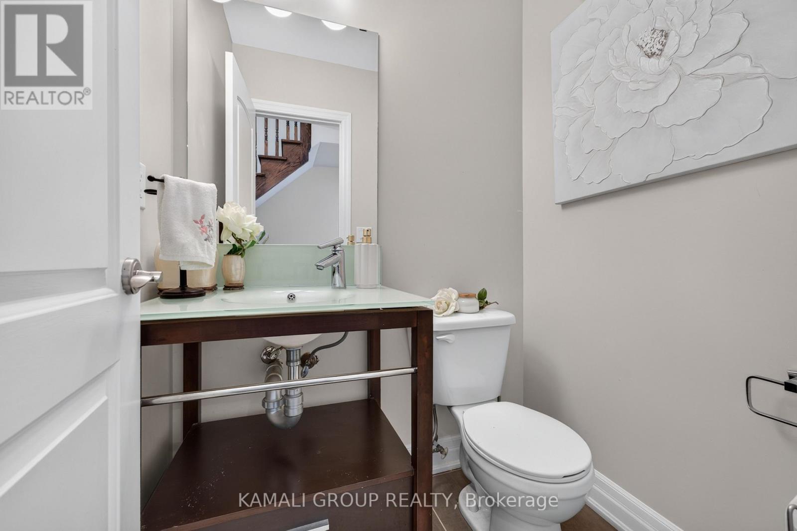 39 Beverley Glen Boulevard Property Photo 24