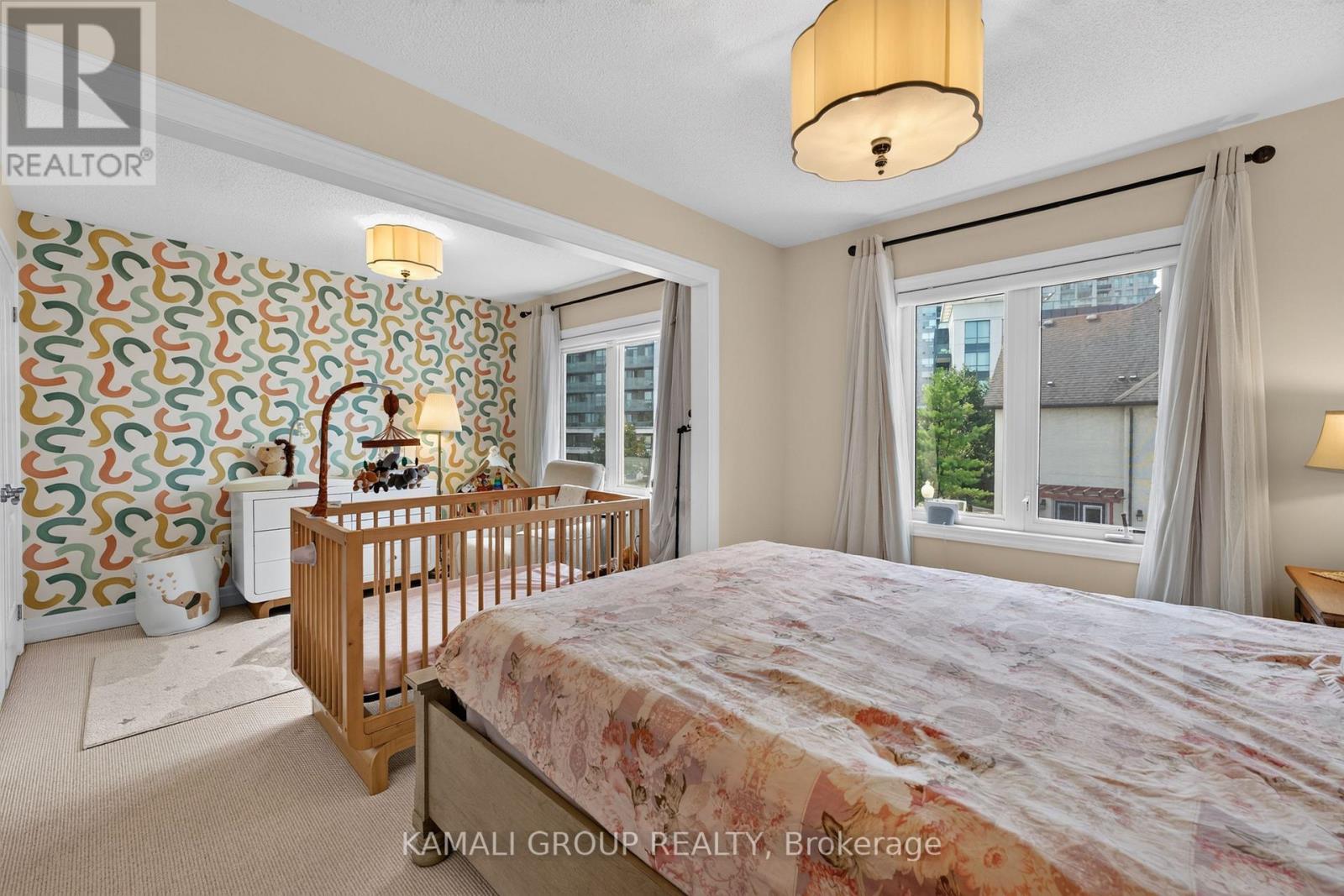 39 Beverley Glen Boulevard Property Photo 28