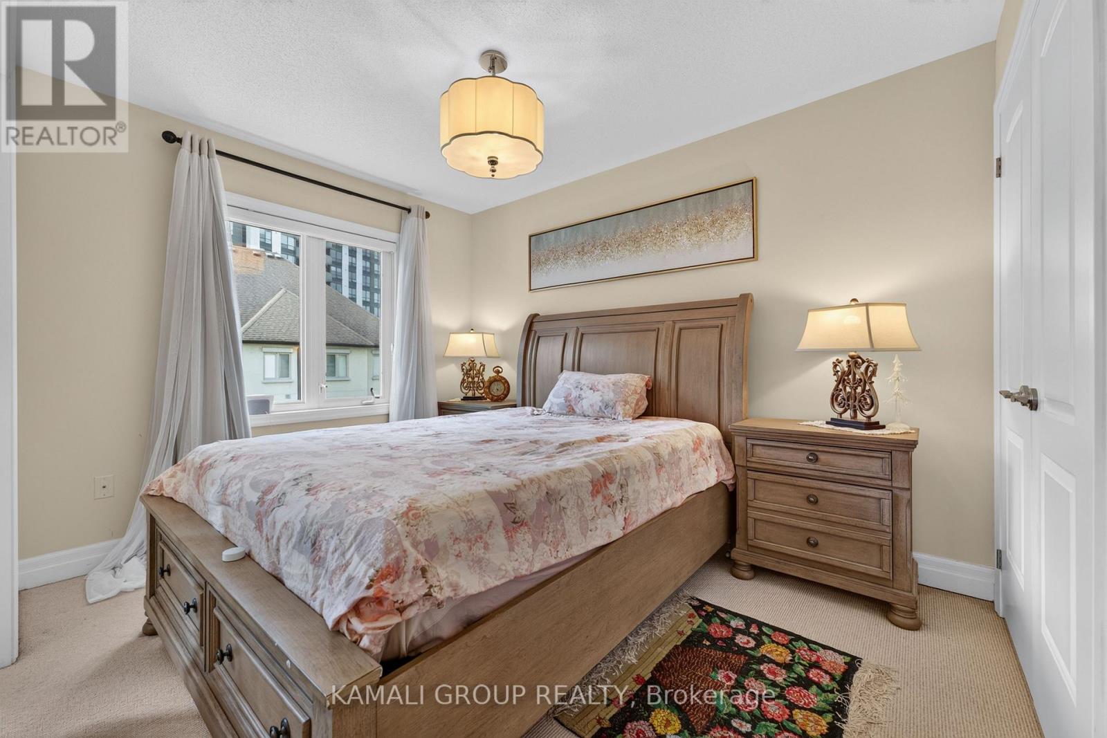 39 Beverley Glen Boulevard Property Photo 29