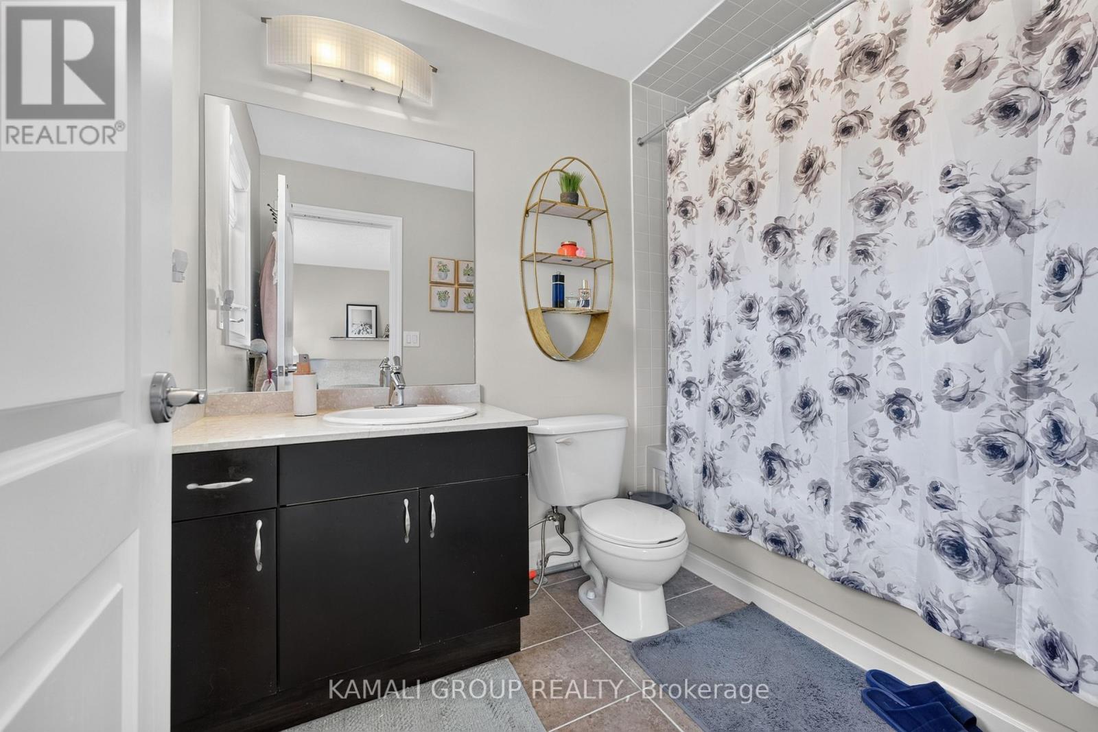 39 Beverley Glen Boulevard Property Photo 30