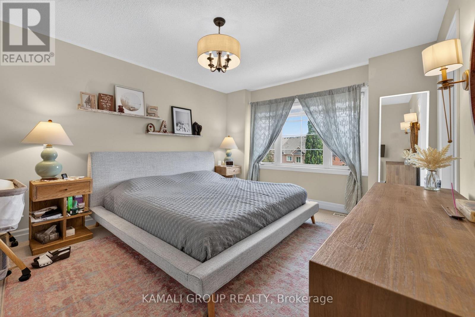 39 Beverley Glen Boulevard Property Photo 32