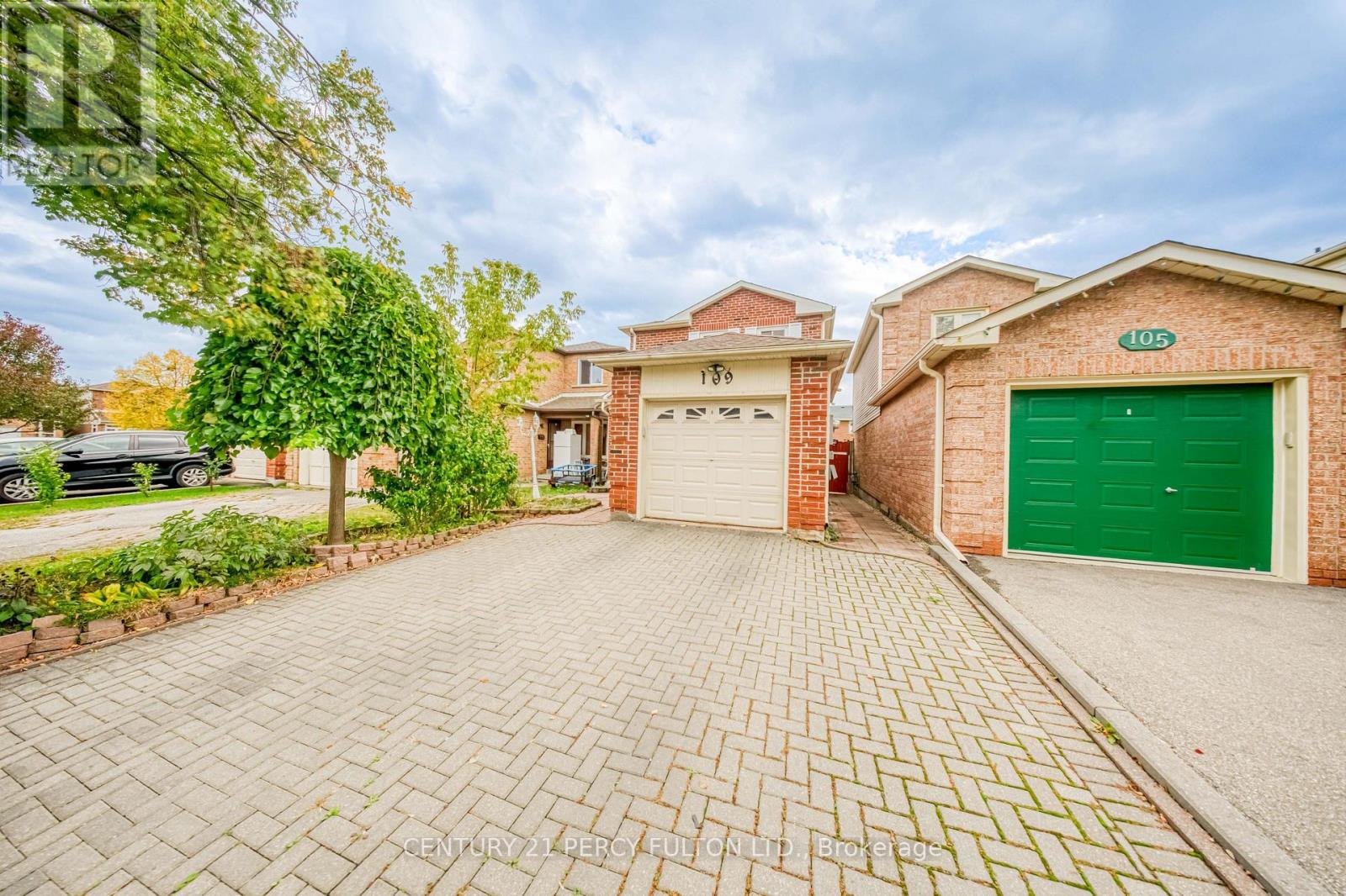 109 Swinton Crescent Property Photo 2