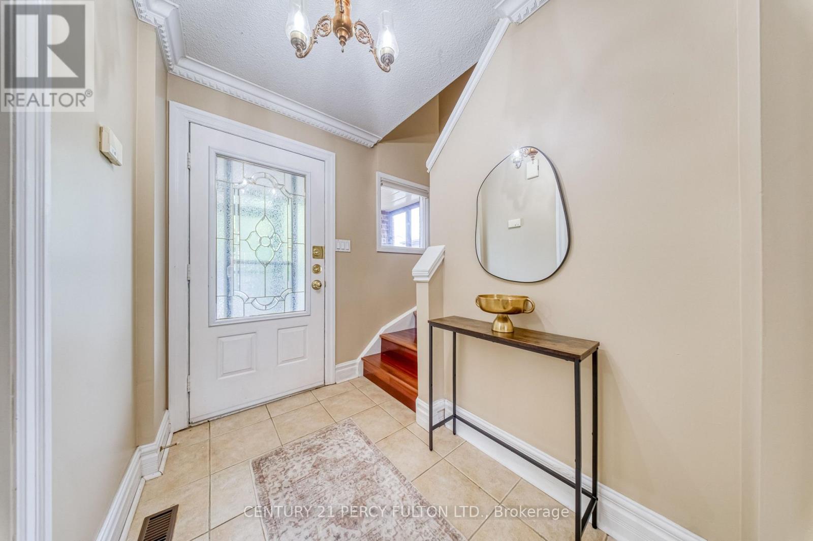 109 Swinton Crescent Property Photo 4