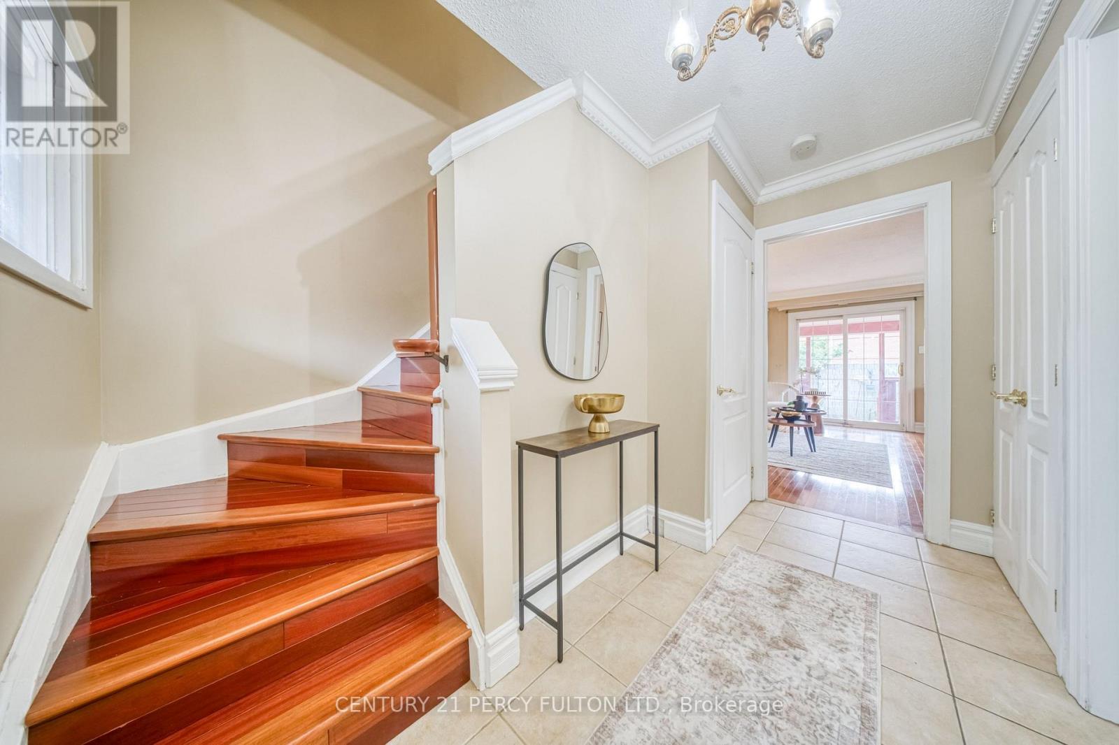 109 Swinton Crescent Property Photo 5