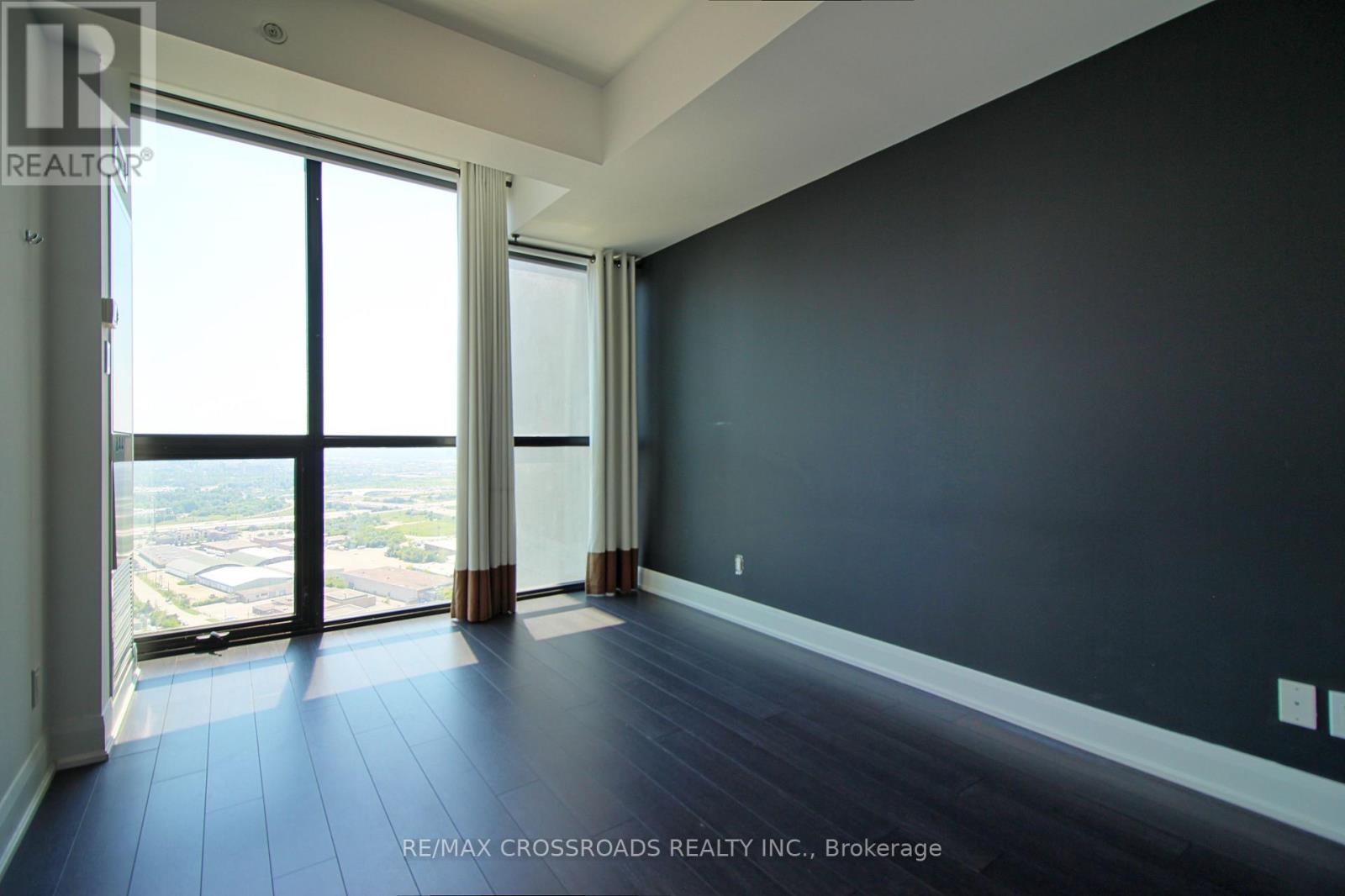 3402 - 2900 Highway 7 Property Photo 22