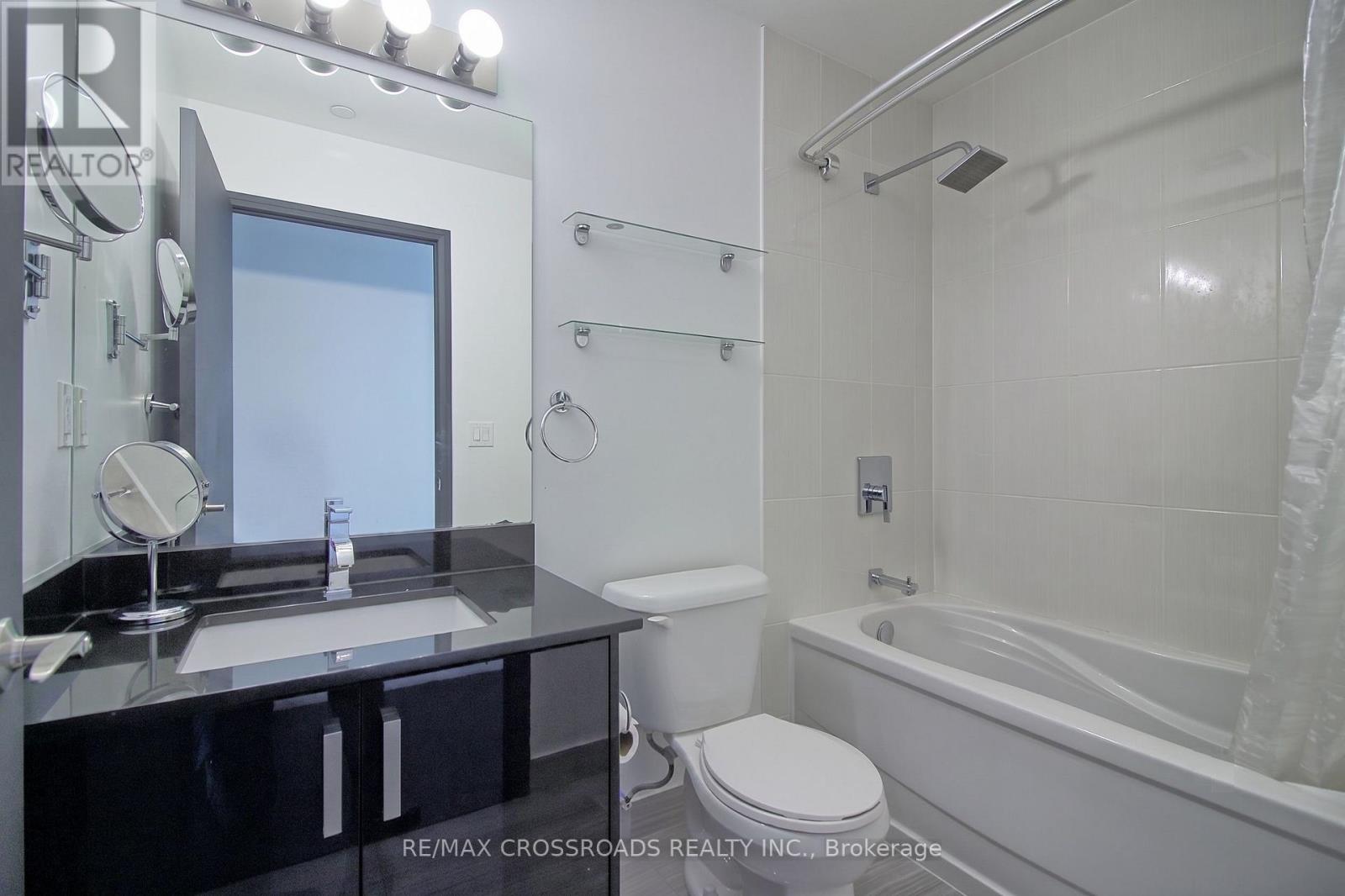 3402 - 2900 Highway 7 Property Photo 25