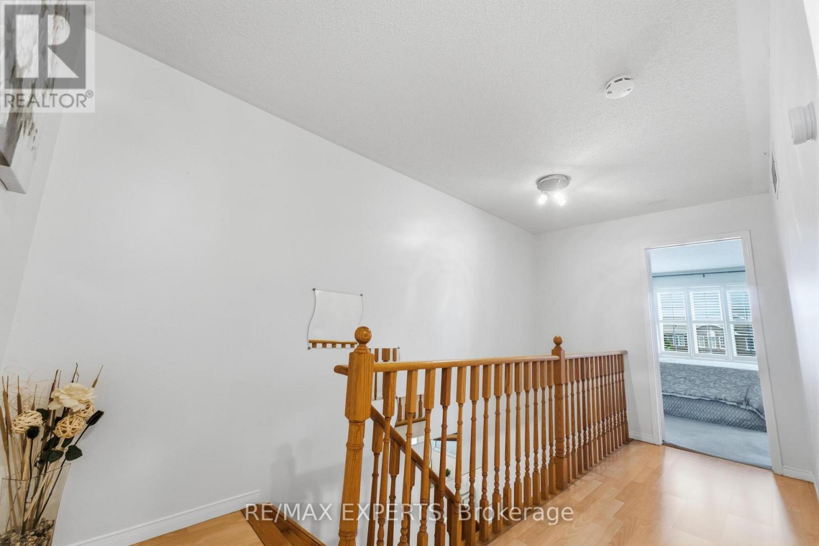 16 Piazza Crescent Property Photo 16