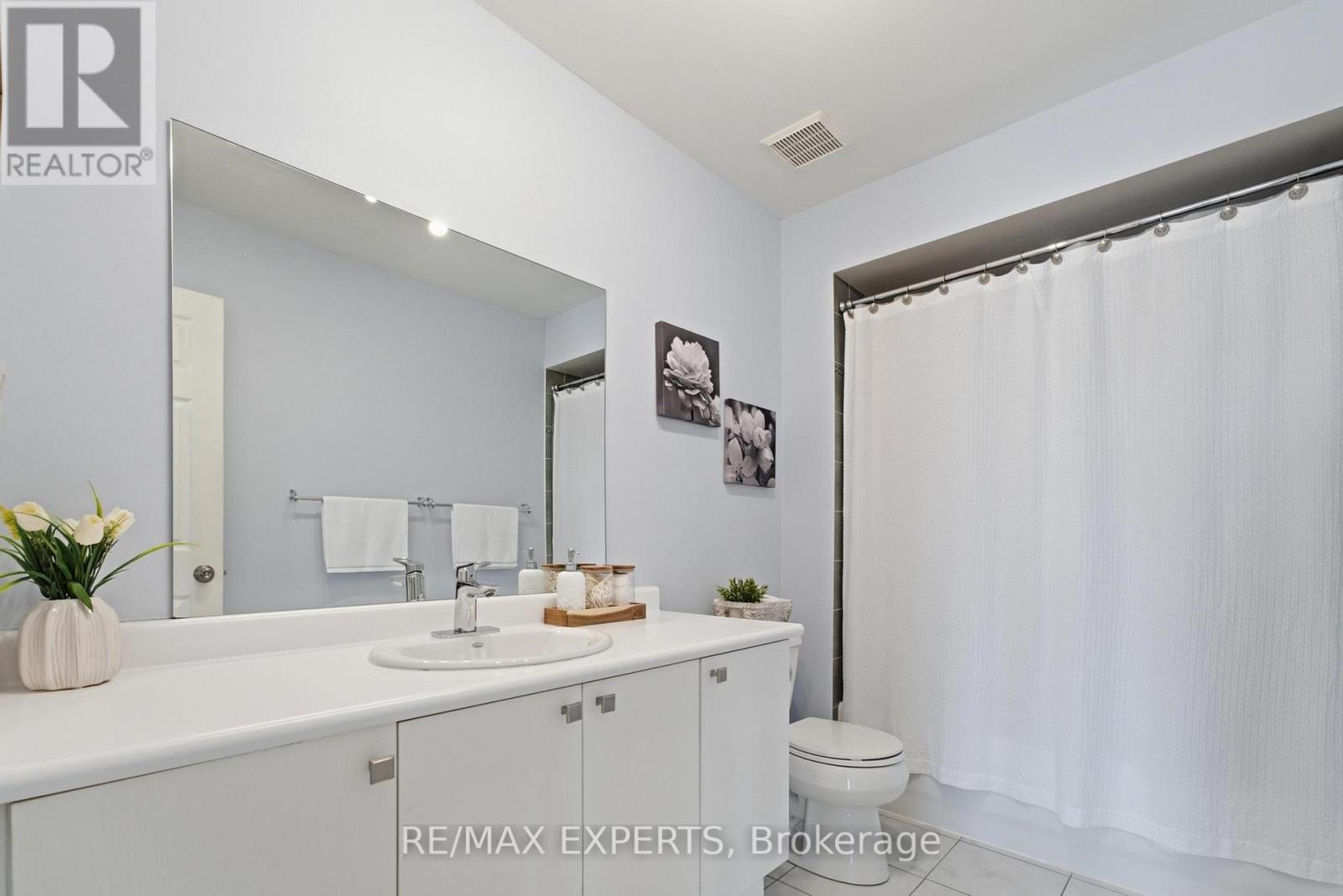 16 Piazza Crescent Property Photo 26