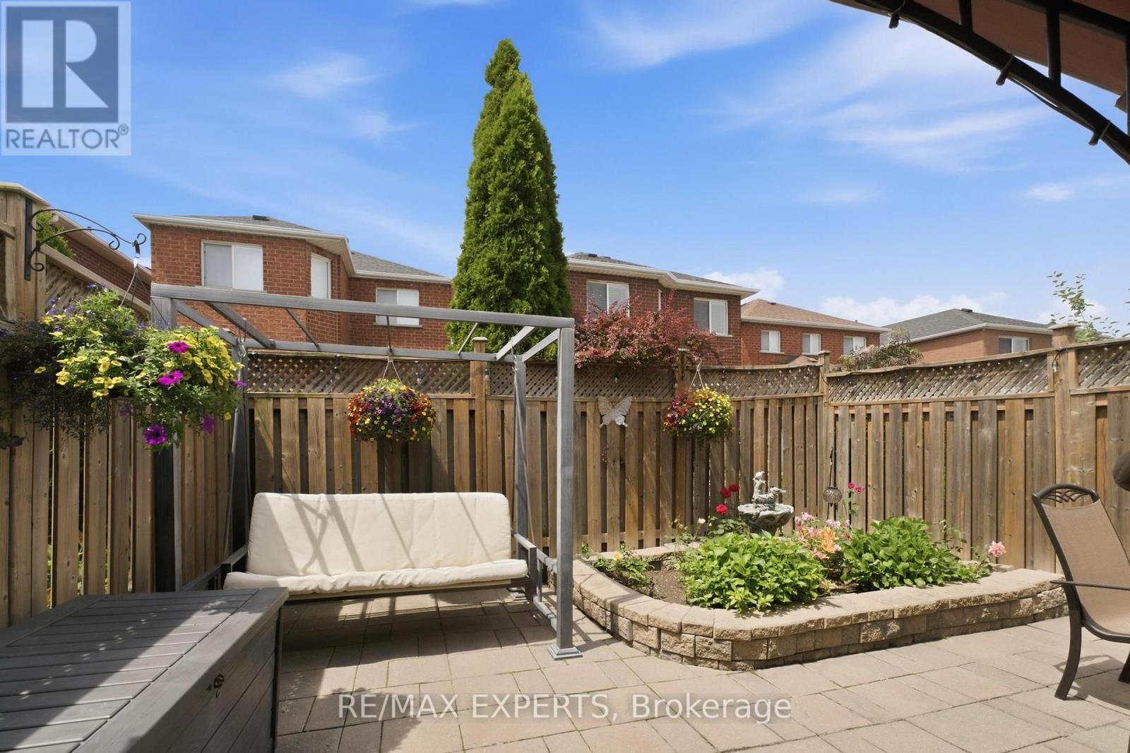 16 Piazza Crescent Property Photo 38