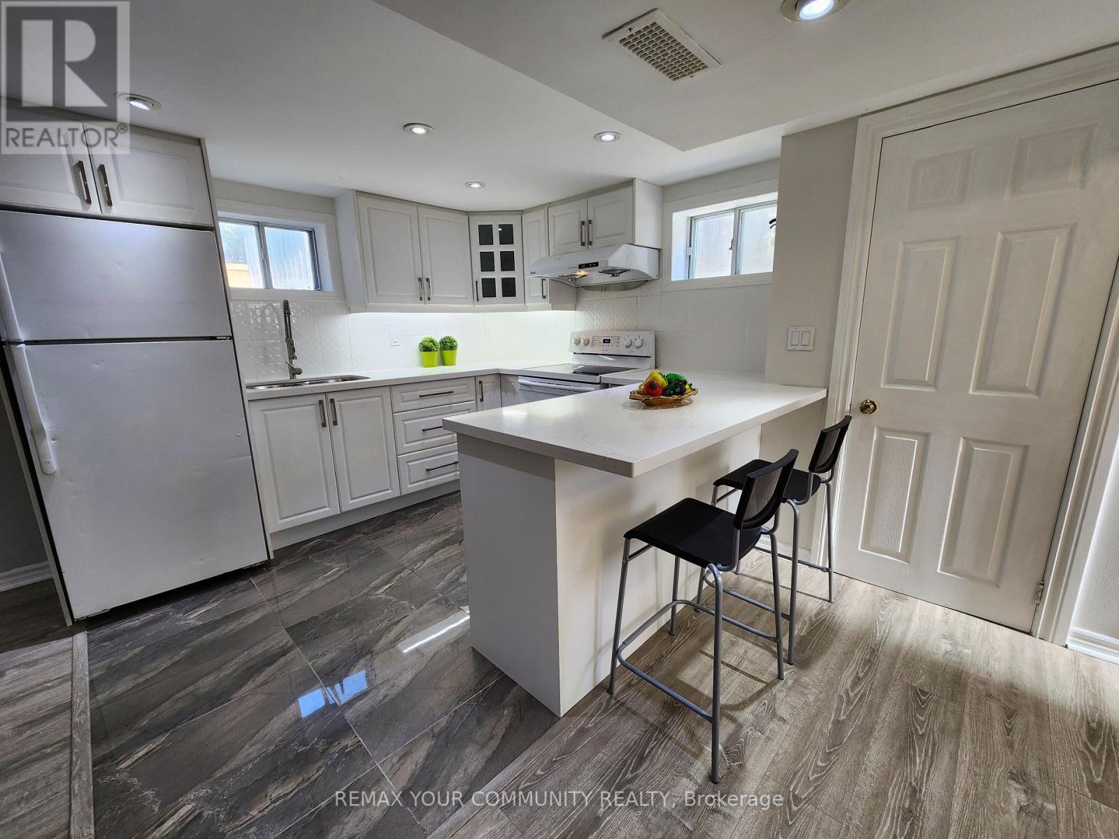 Lower Level - 387 Paliser Crescent N Property Photo 2