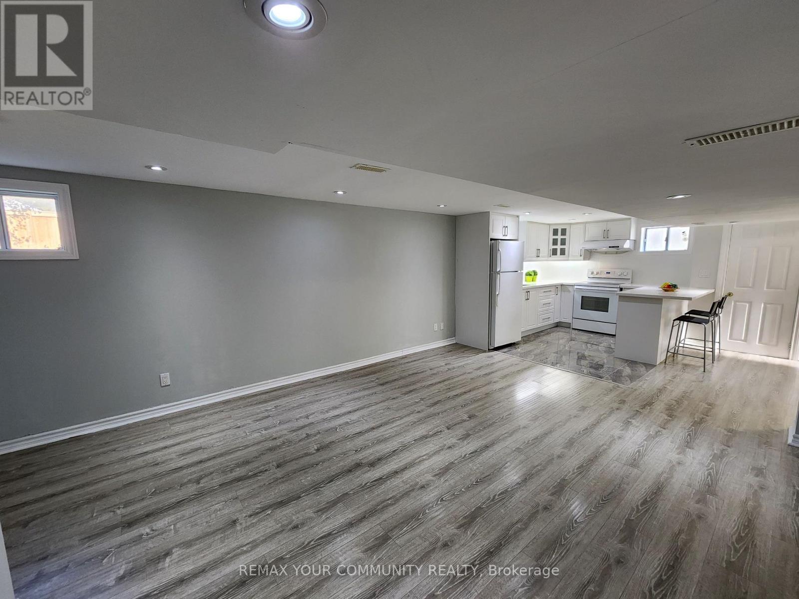 Lower Level - 387 Paliser Crescent N Property Photo 11