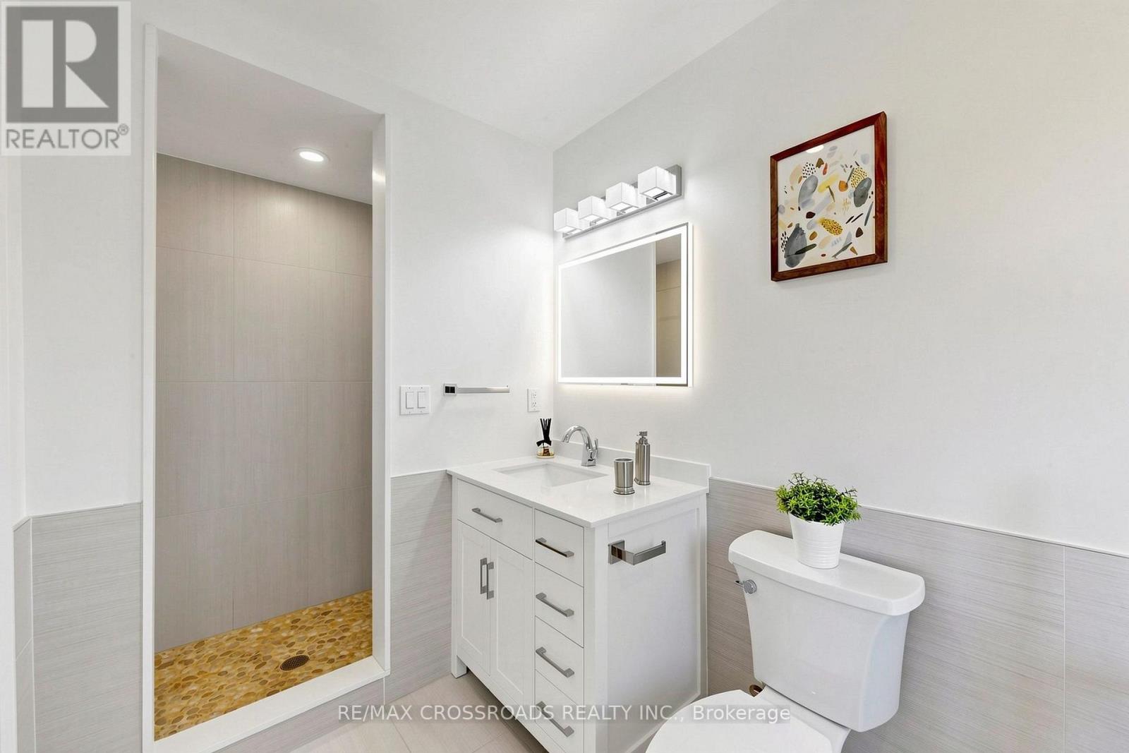 74 Romance Drive Property Photo 26