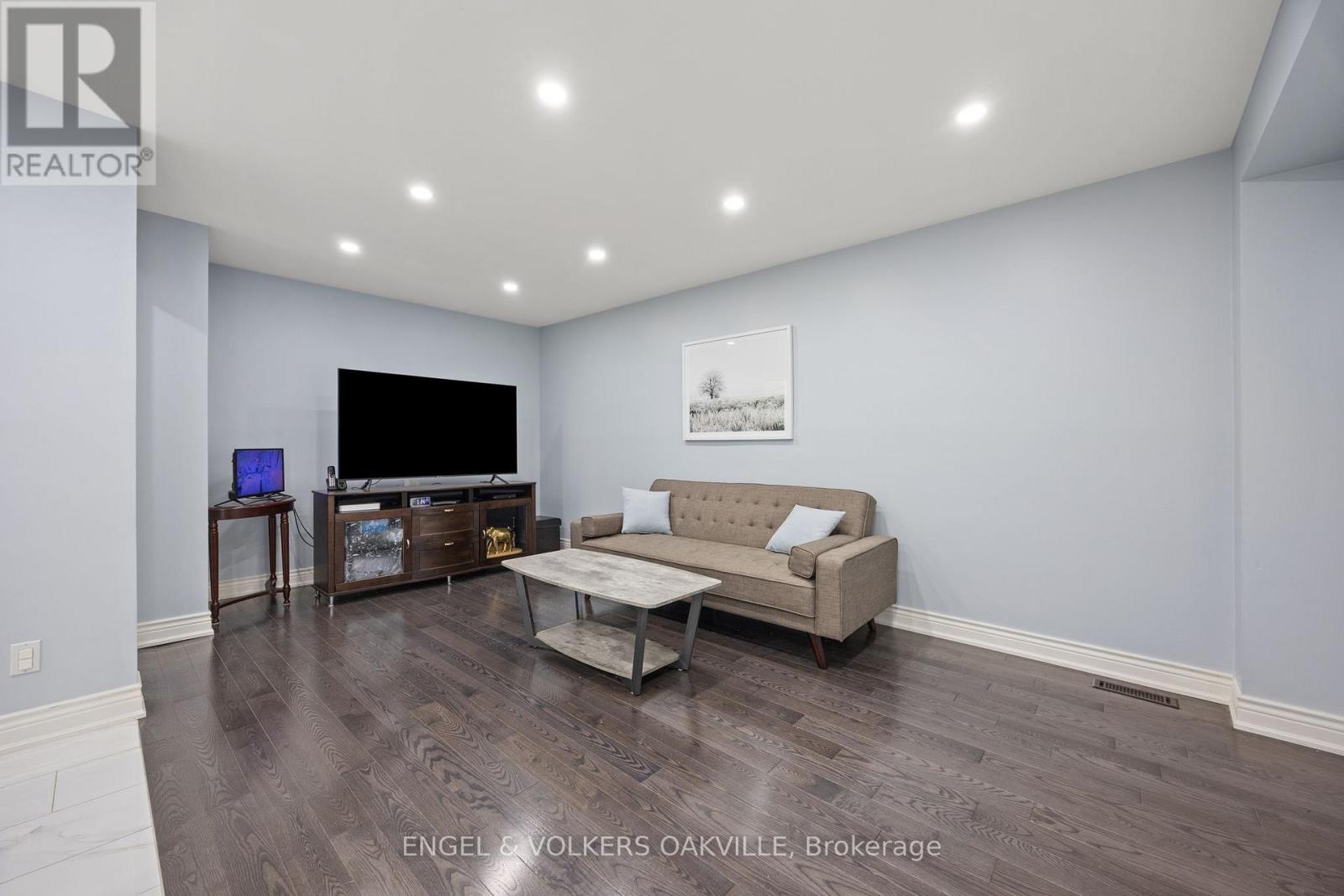 10 Crieff Avenue Property Photo 9