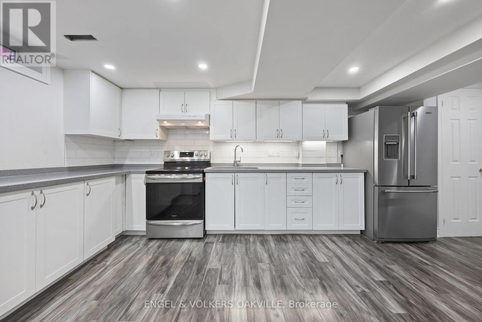 10 Crieff Avenue Property Photo 28