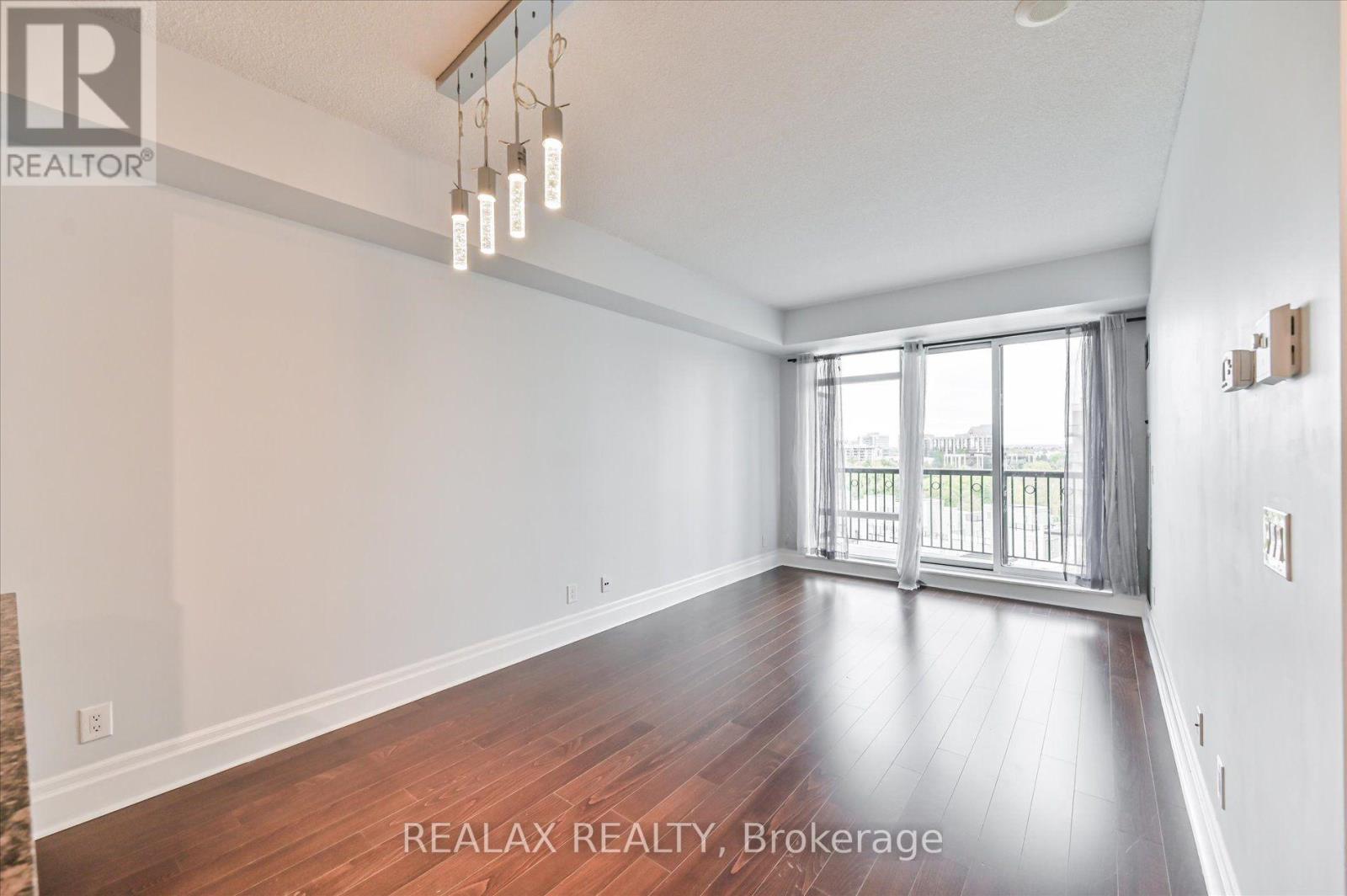 801 - 131 Upper Duke Crescent Property Photo 6