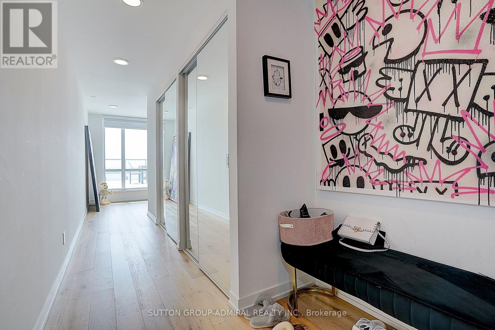 712 - 8 Beverley Glen Boulevard Property Photo 3
