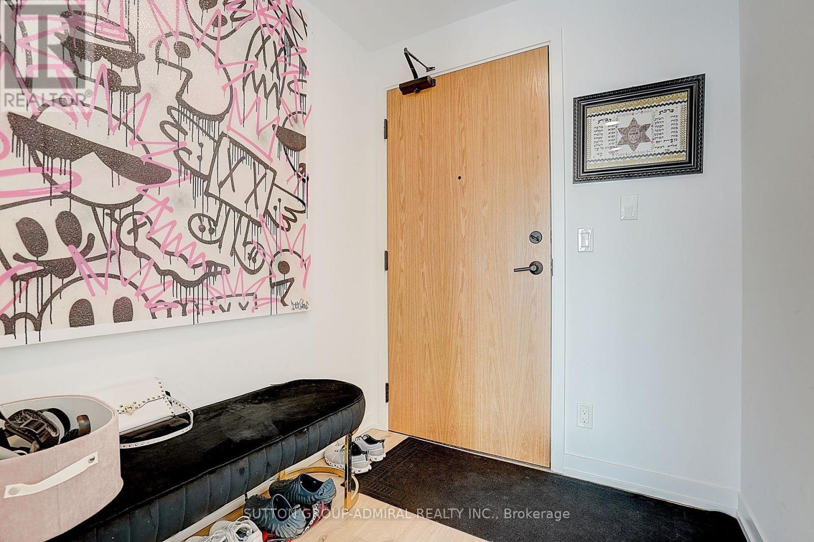 712 - 8 Beverley Glen Boulevard Property Photo 4