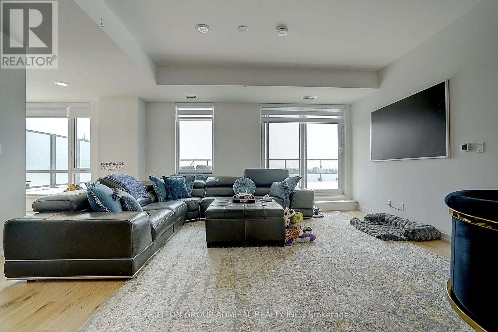 712 - 8 Beverley Glen Boulevard Property Photo 10
