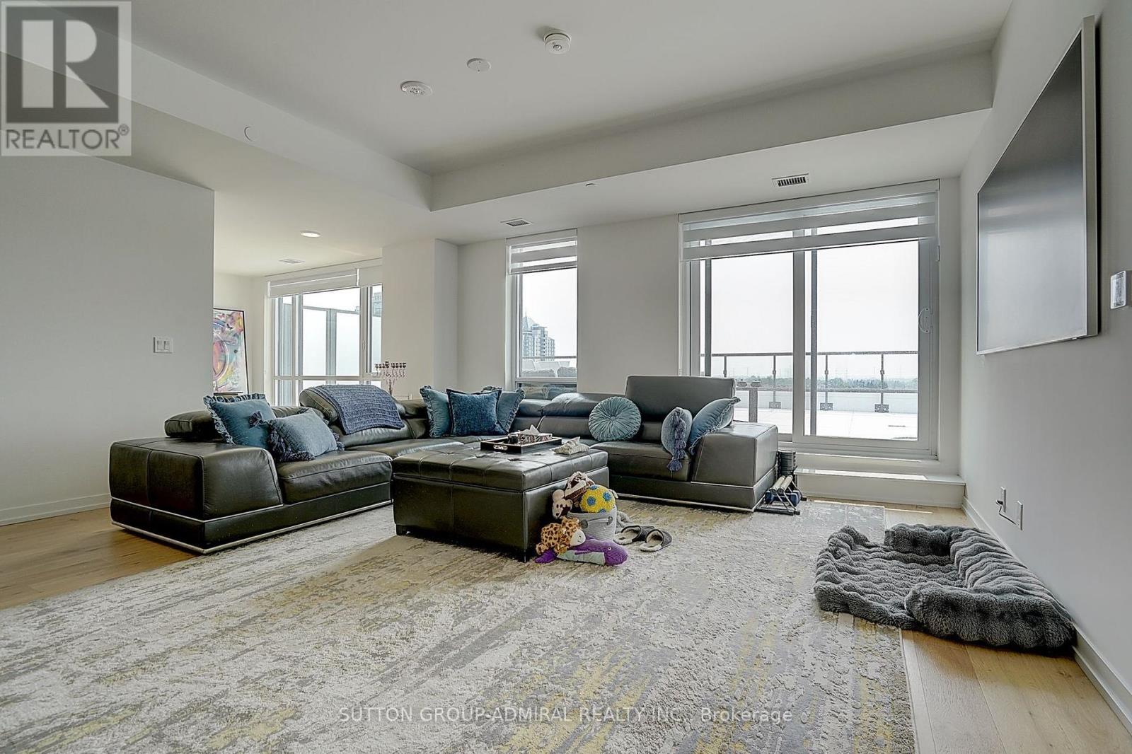 712 - 8 Beverley Glen Boulevard Property Photo 11