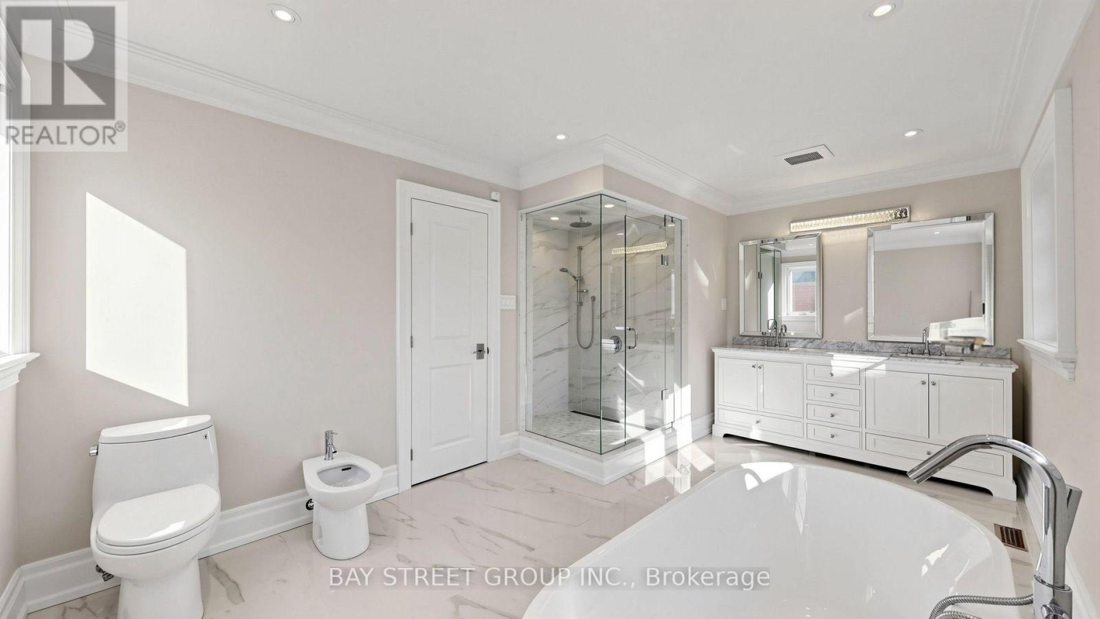 50 Lytton Boulevard Property Photo 33