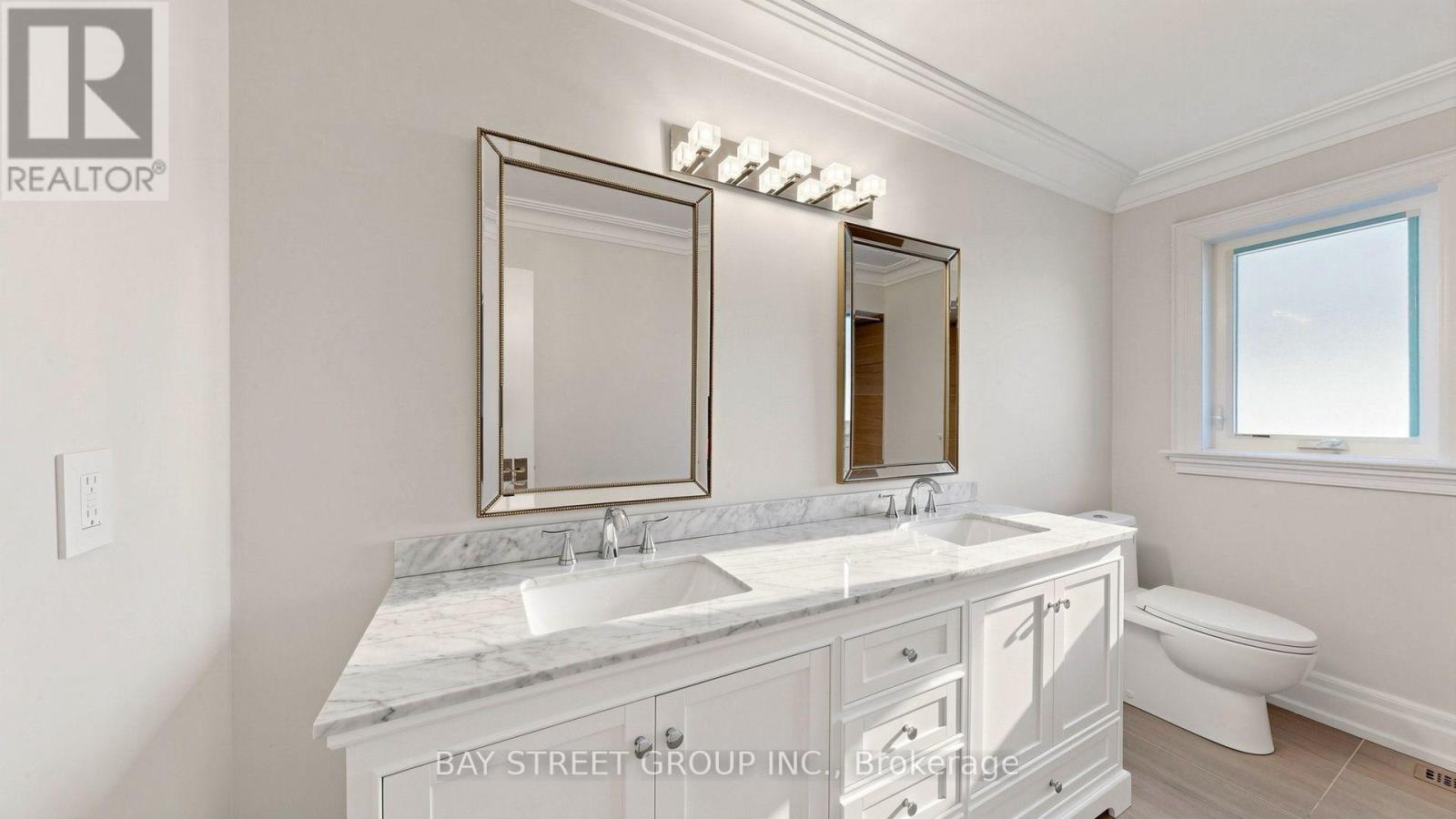 50 Lytton Boulevard Property Photo 44