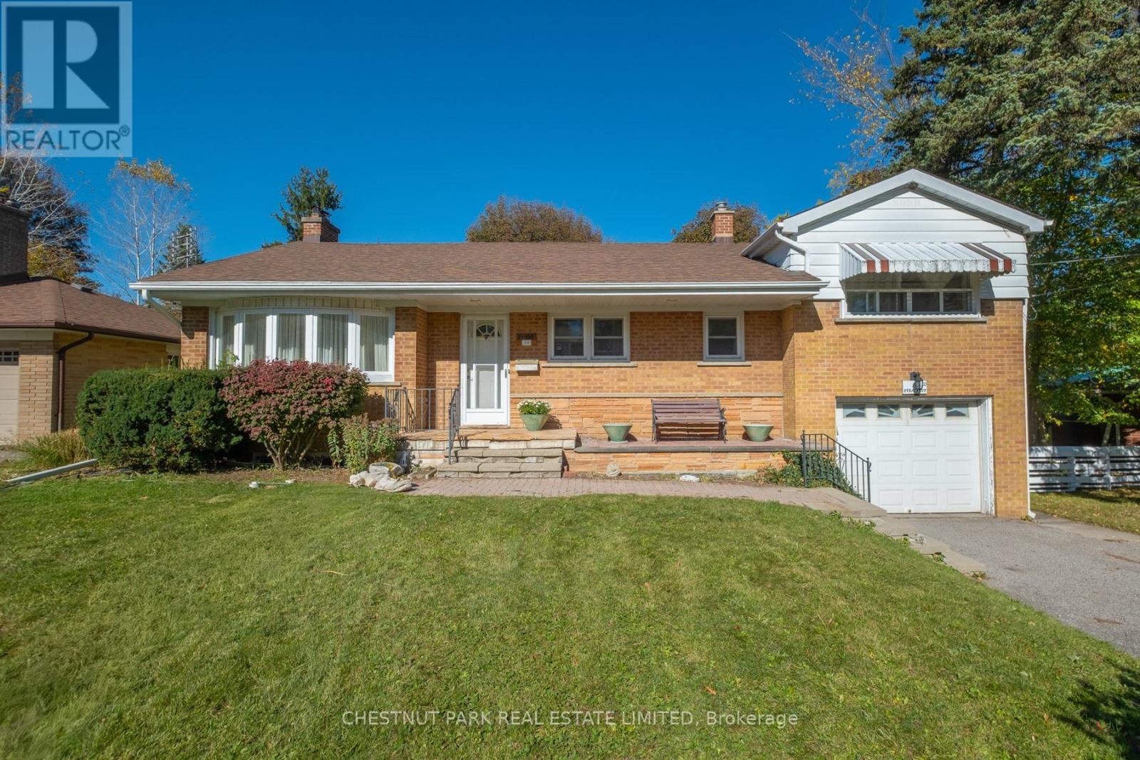 20 Strathroy Crescent Property Photo 1