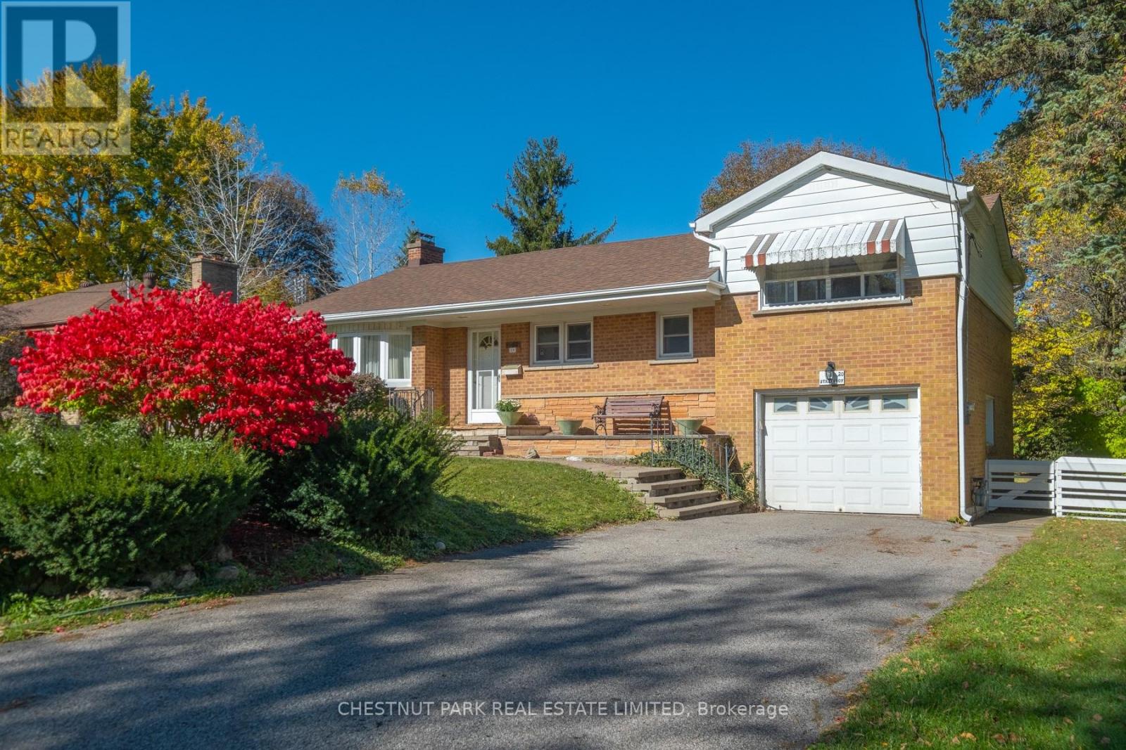 20 Strathroy Crescent Property Photo 2