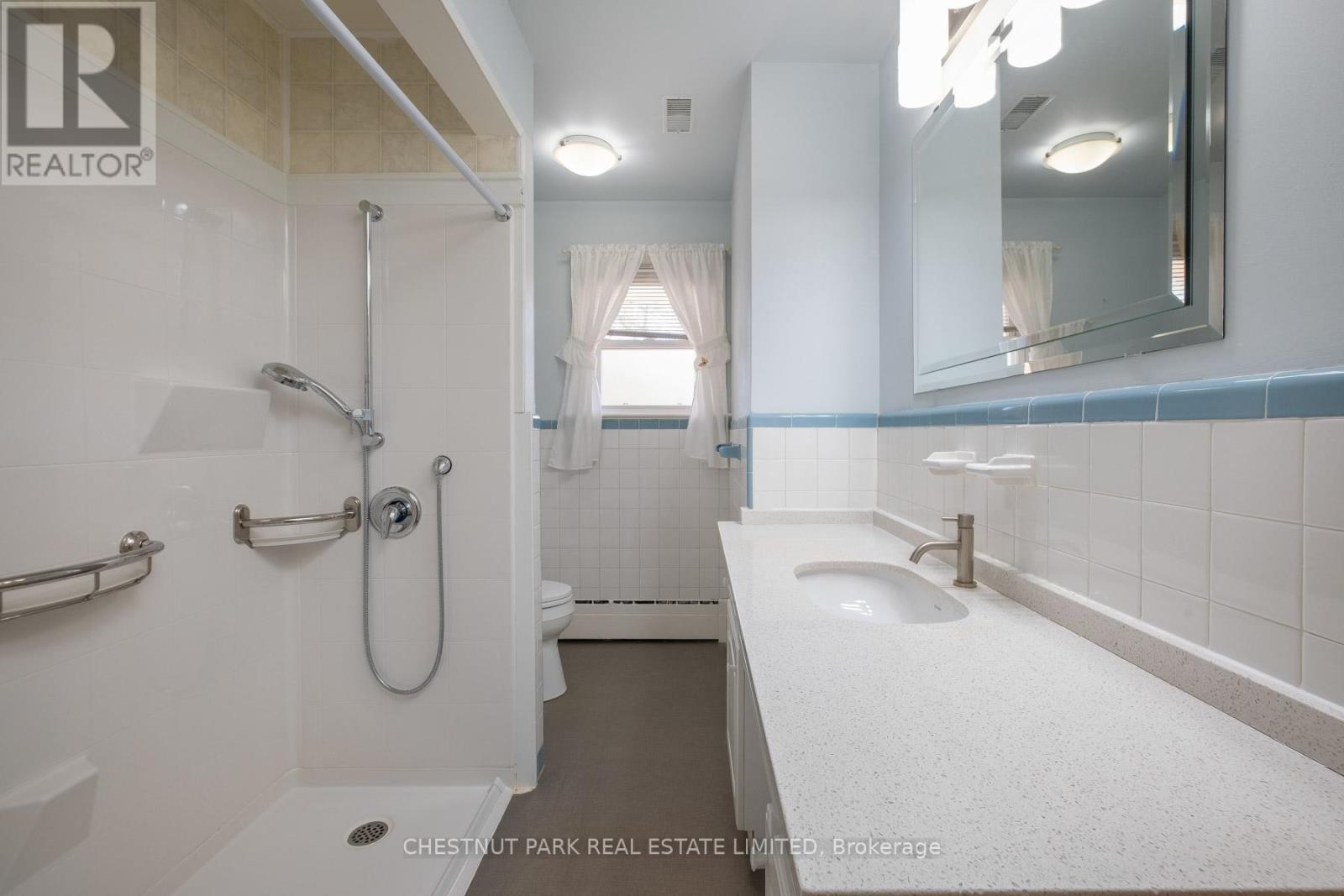 20 Strathroy Crescent Property Photo 12