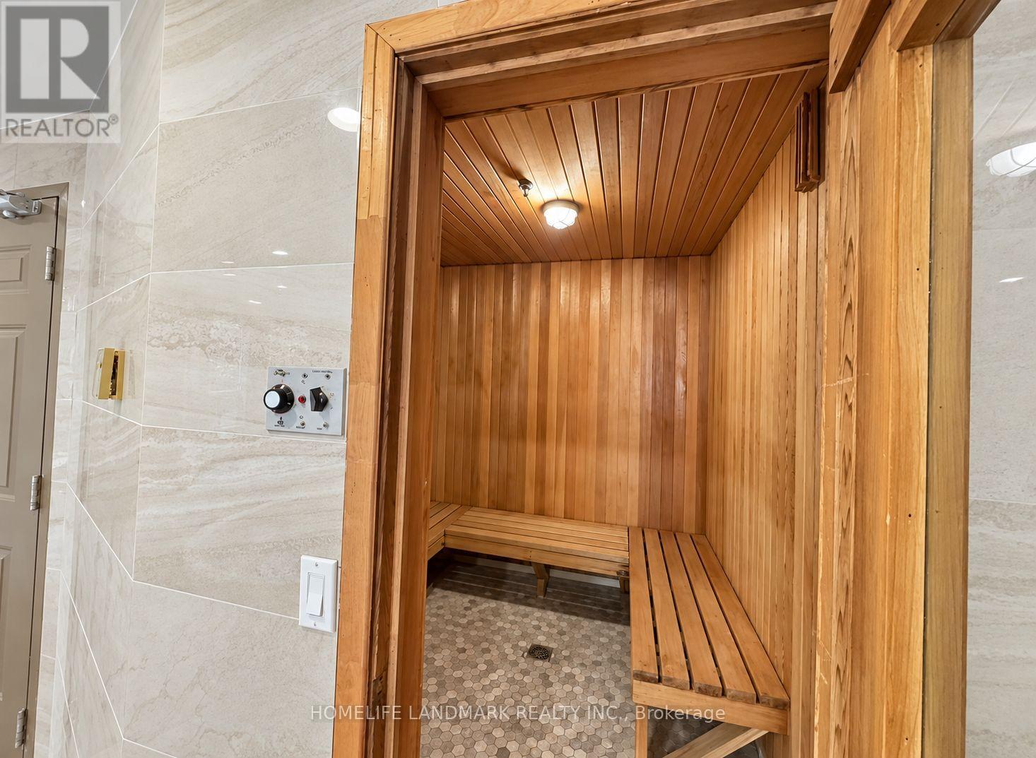 512 - 8 Maison Parc Court Property Photo 15
