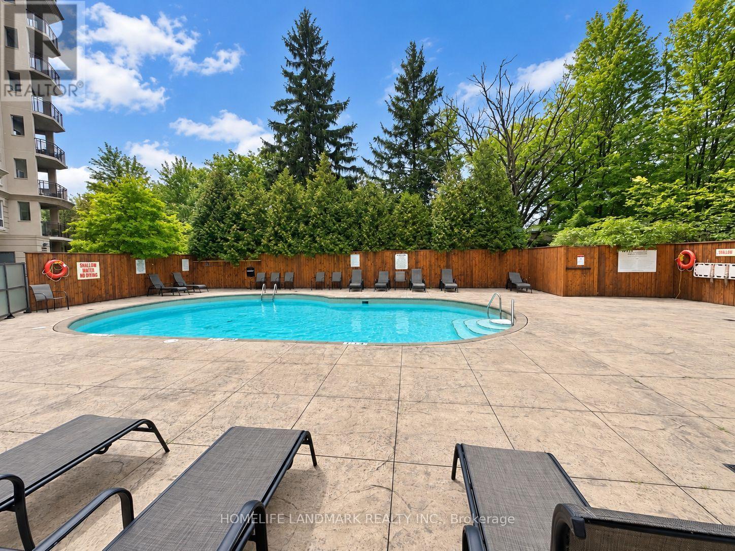 512 - 8 Maison Parc Court Property Photo 17