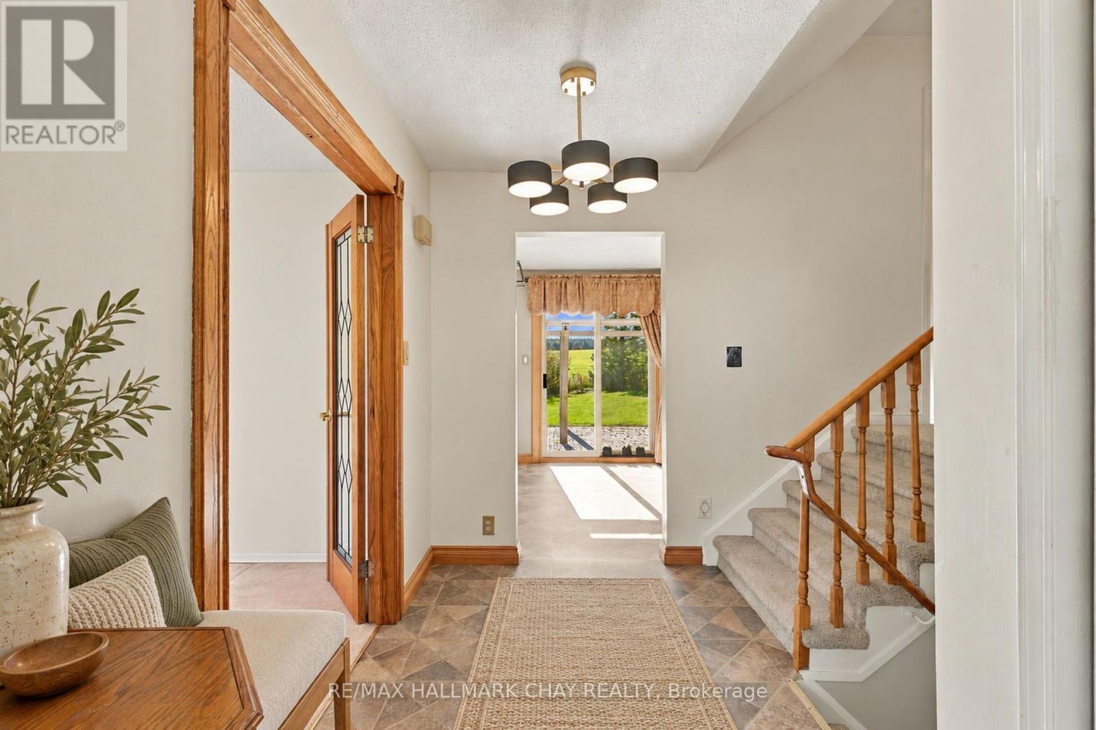 6815 4th Line Property Photo 6
