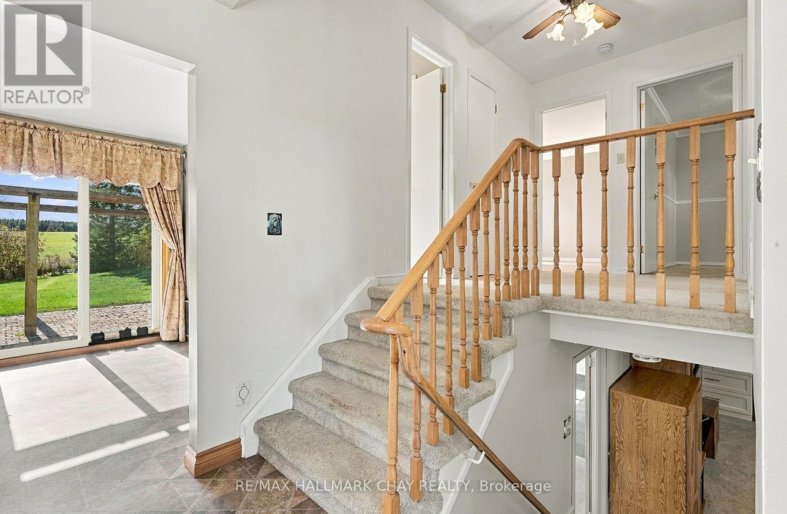 6815 4th Line Property Photo 7