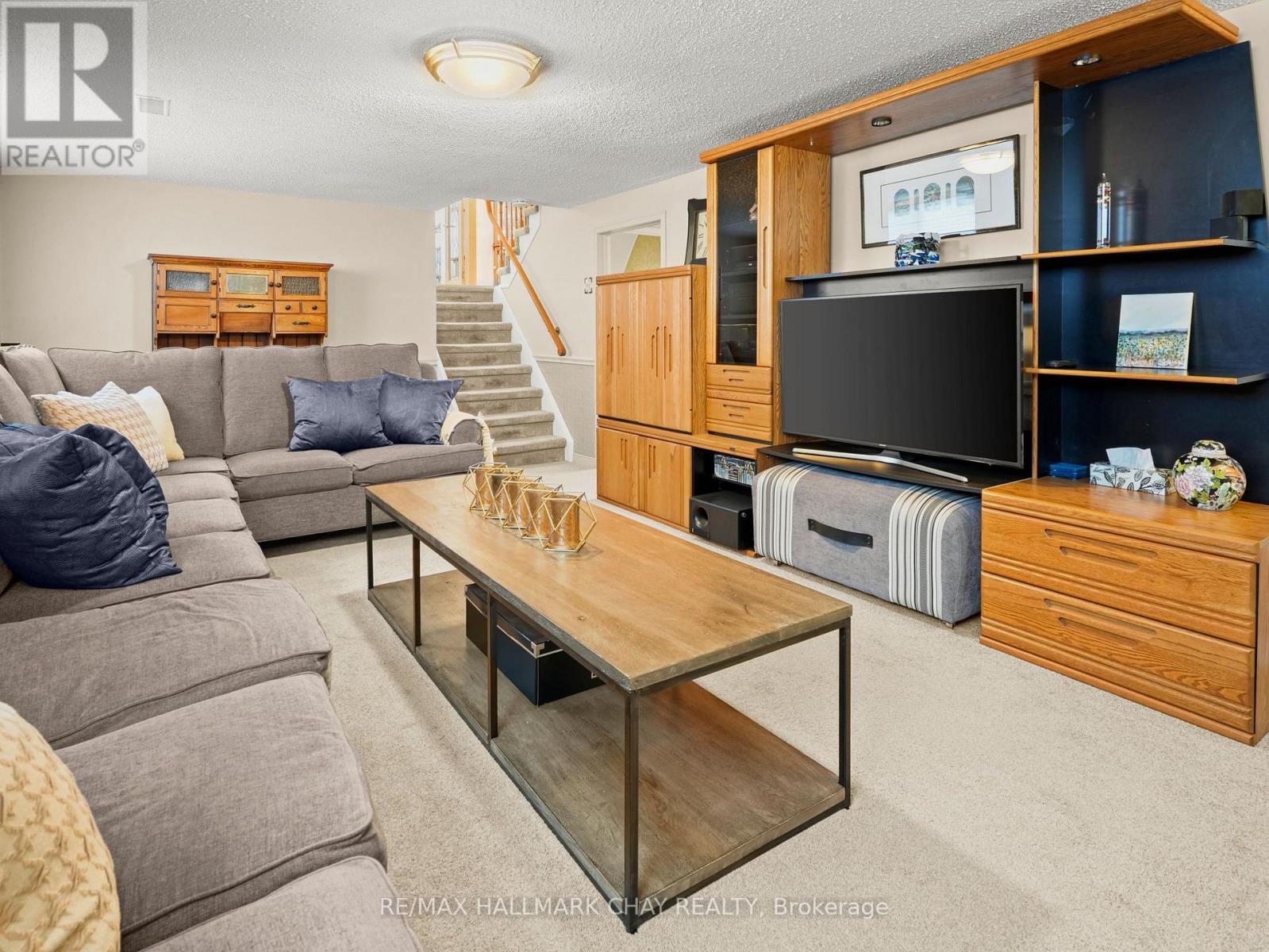 6815 4th Line Property Photo 27