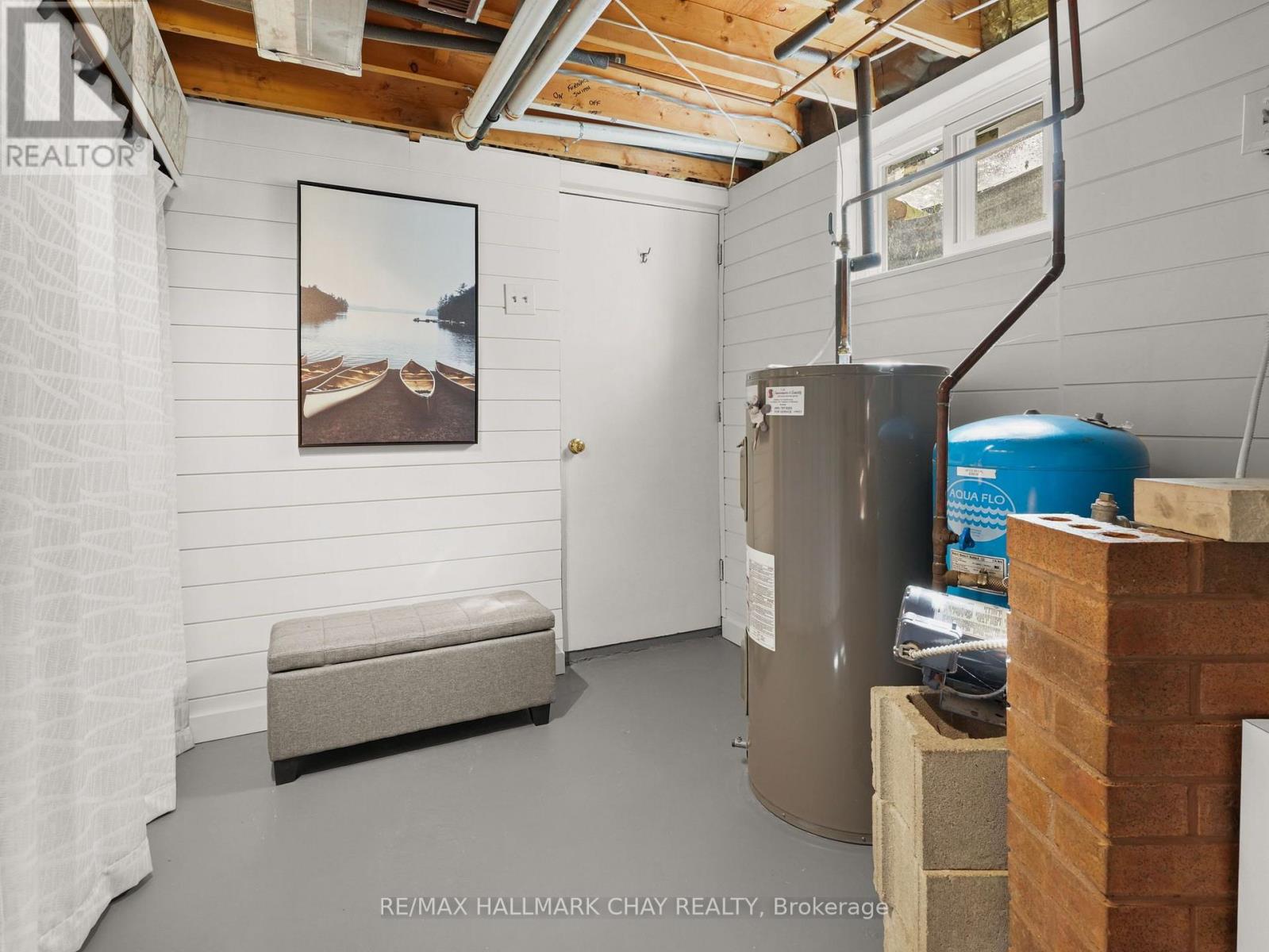 6815 4th Line Property Photo 32