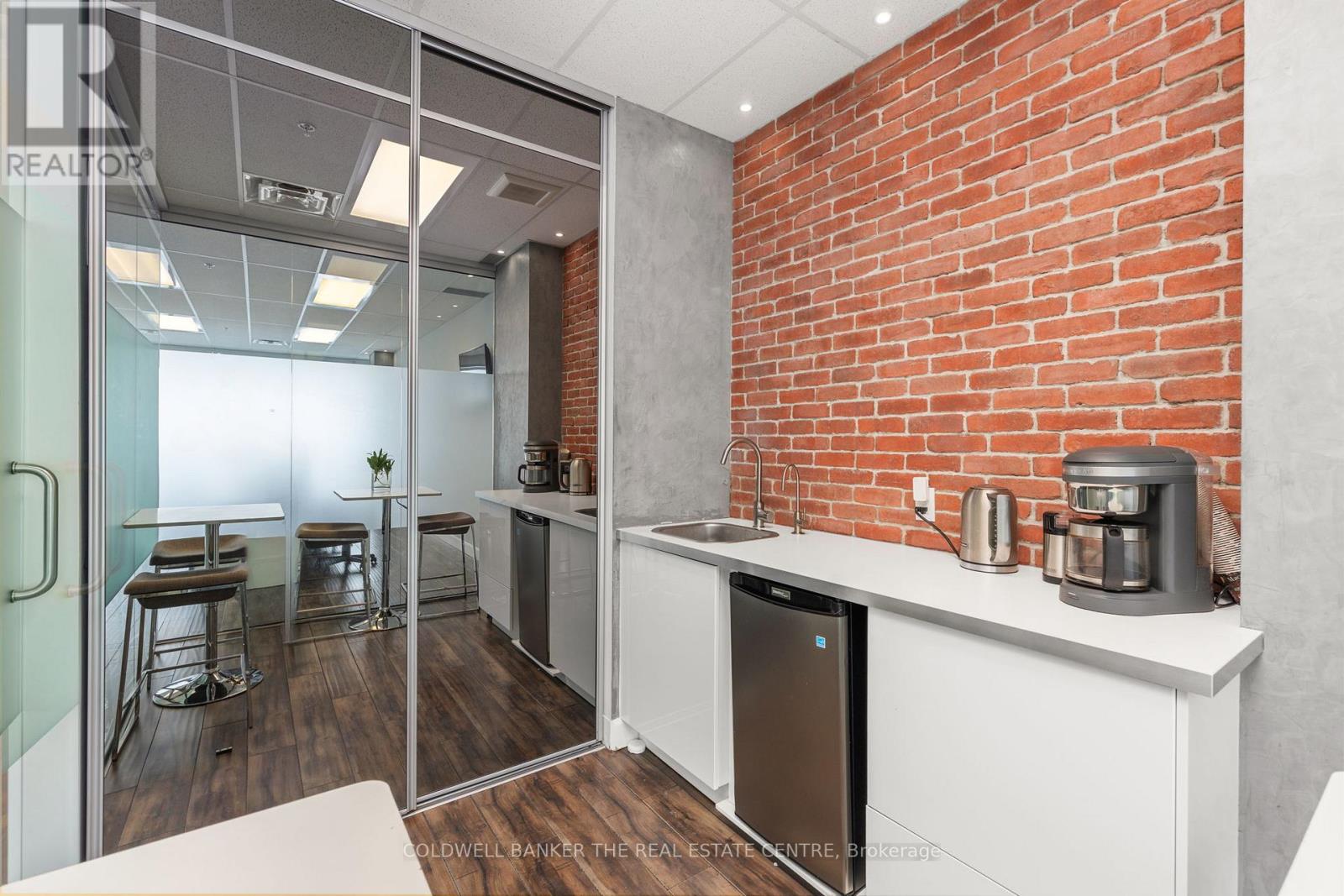 812 - 7191 Yonge Street Property Photo 11