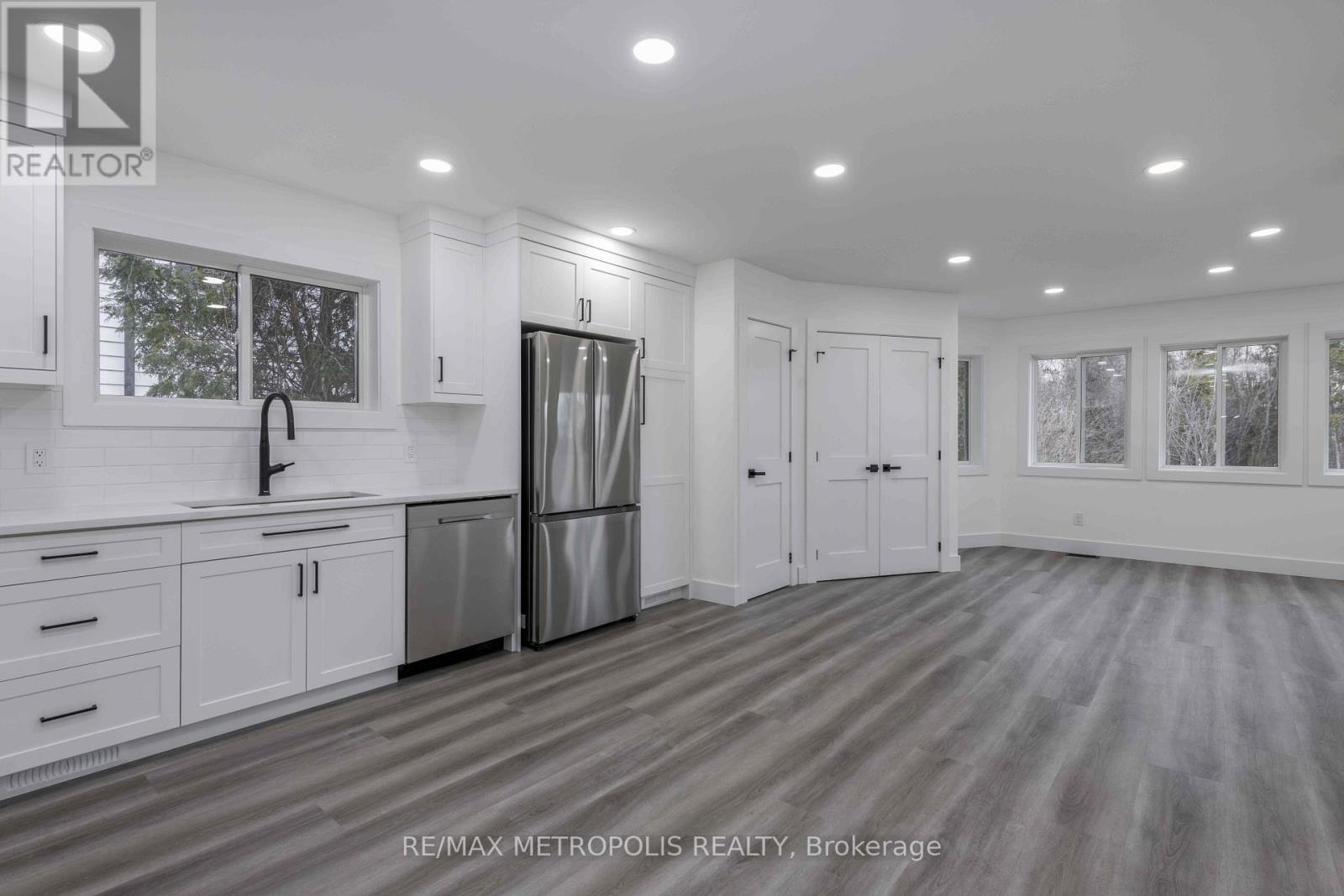 759 Innisfil Beach Road Property Photo 10