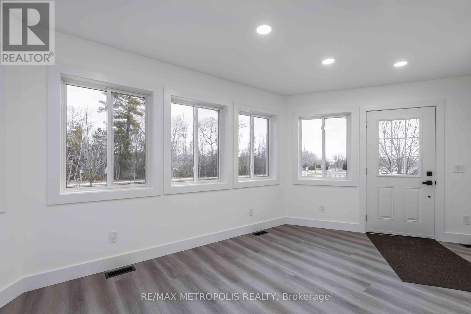 759 Innisfil Beach Road Property Photo 13