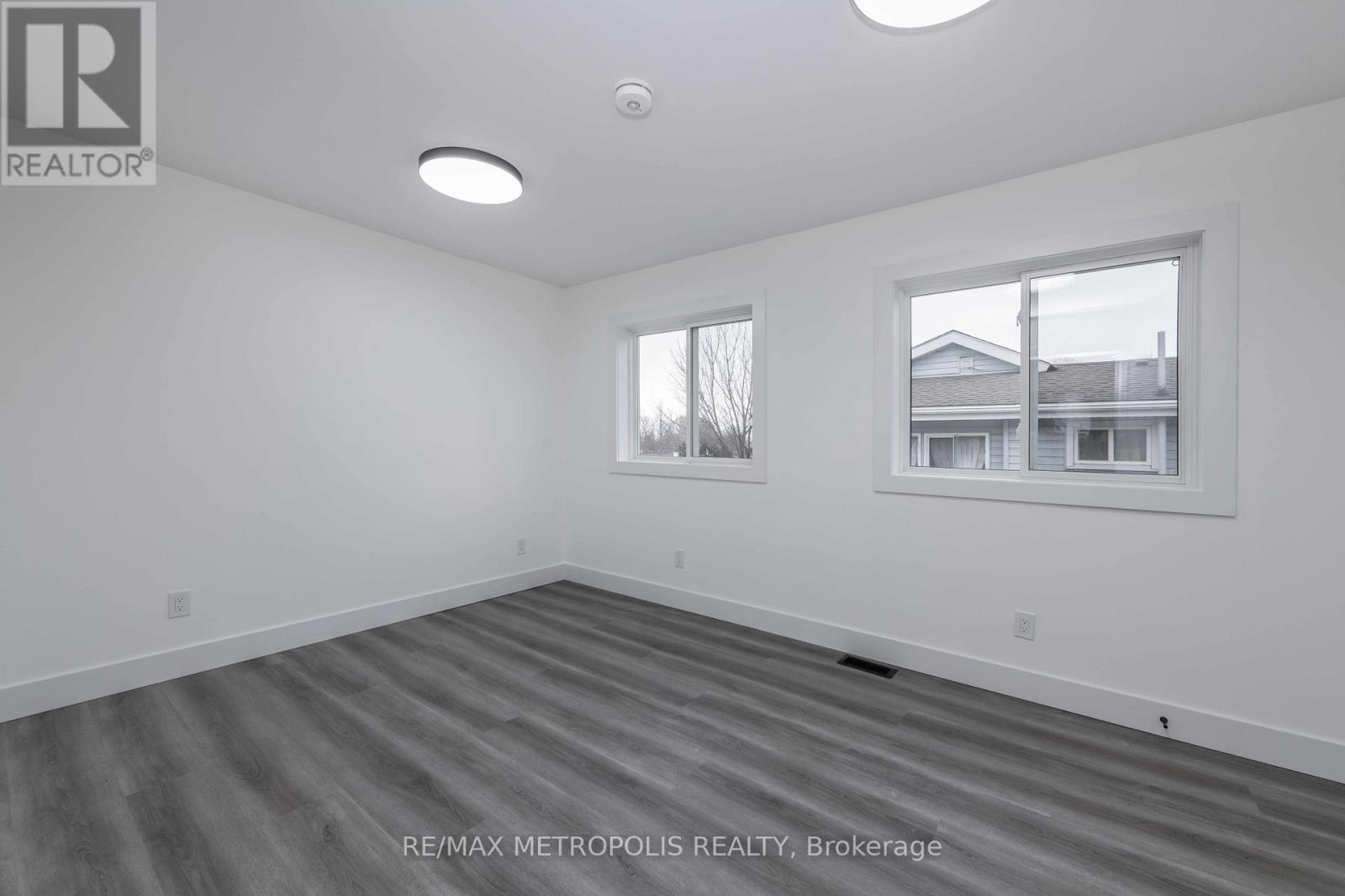 759 Innisfil Beach Road Property Photo 14