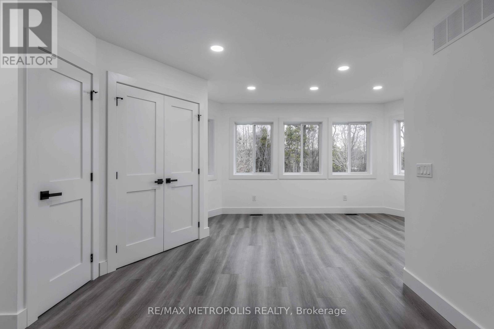 759 Innisfil Beach Road Property Photo 15