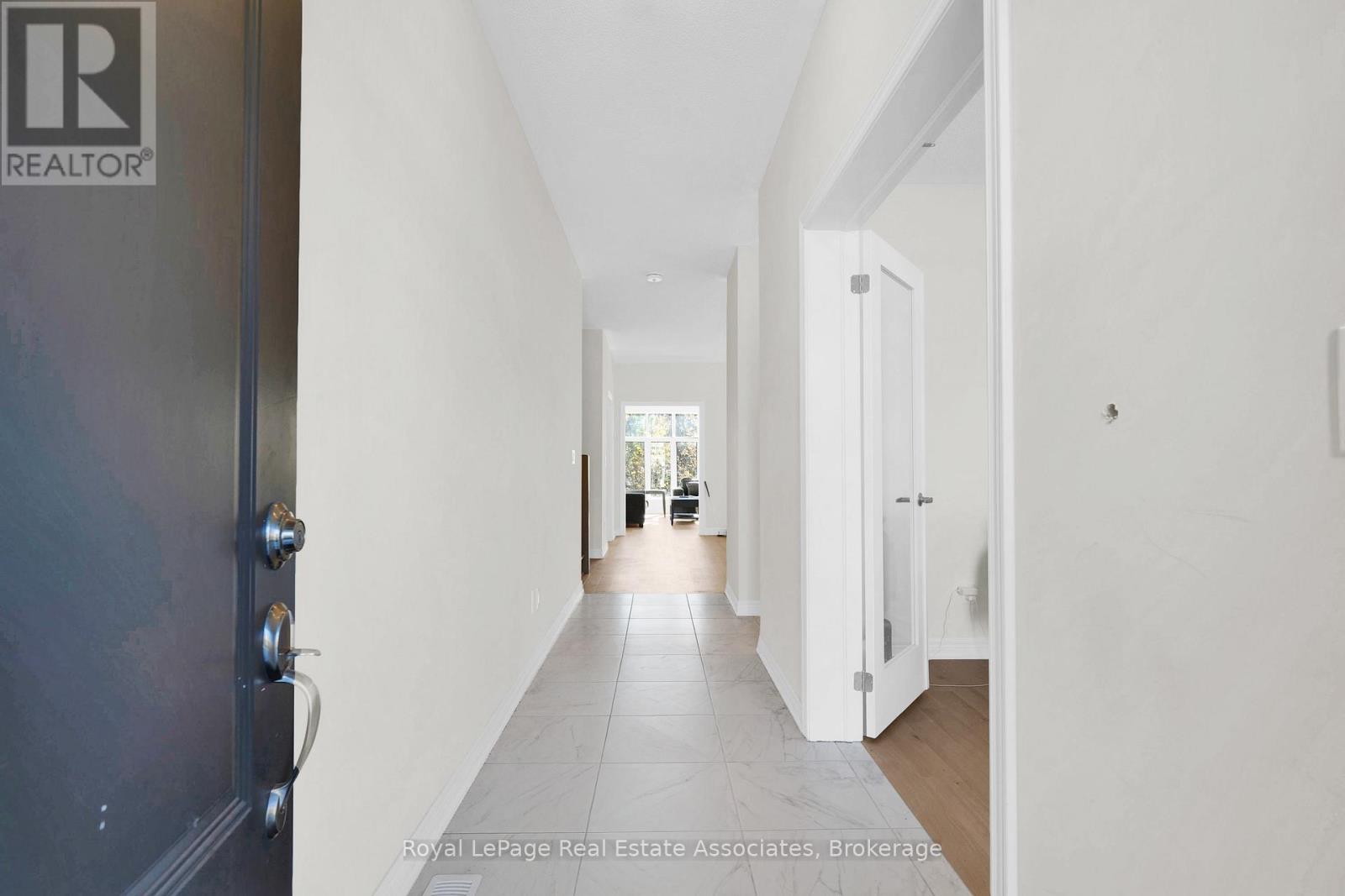 1418 Davis Loop Property Photo 5