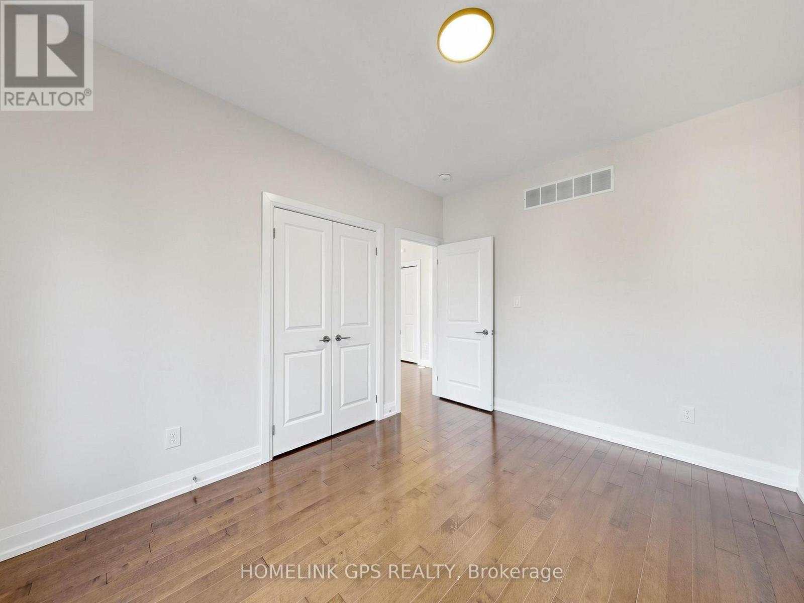 12 Hostel Lane Property Photo 23