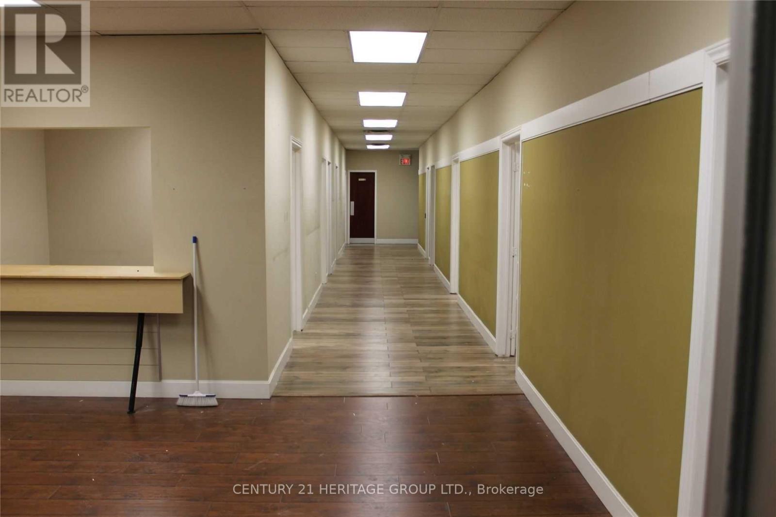 200 - 10265 Yonge Street Property Photo 5