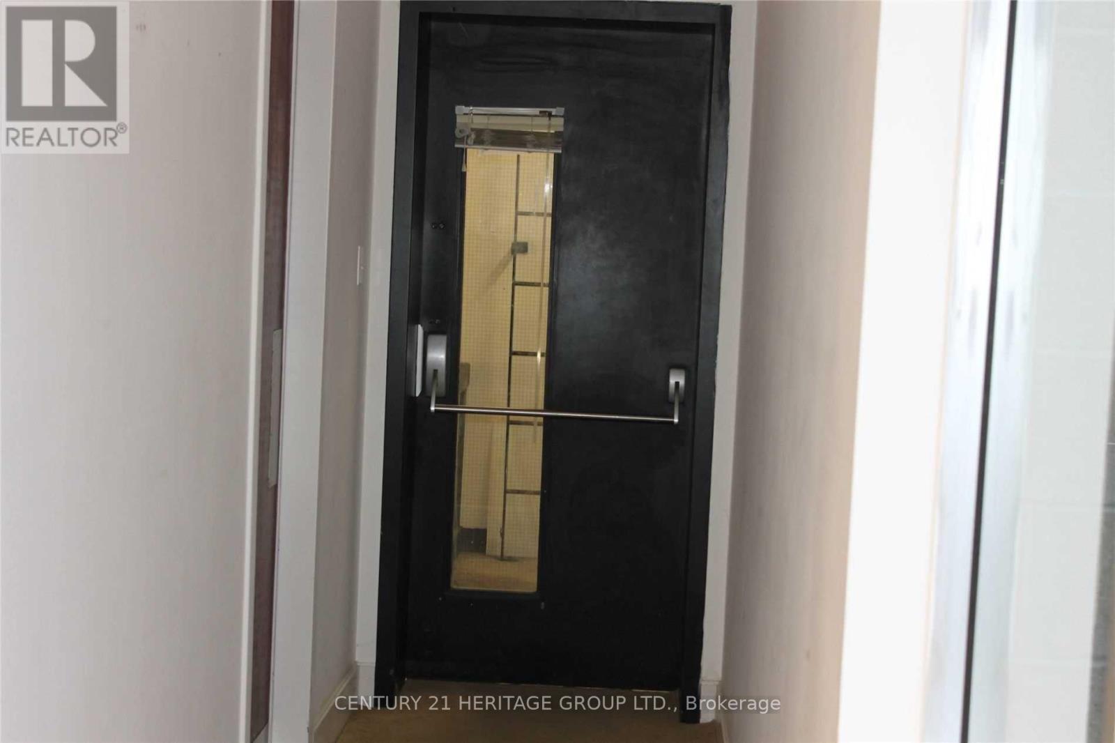 200 - 10265 Yonge Street Property Photo 11