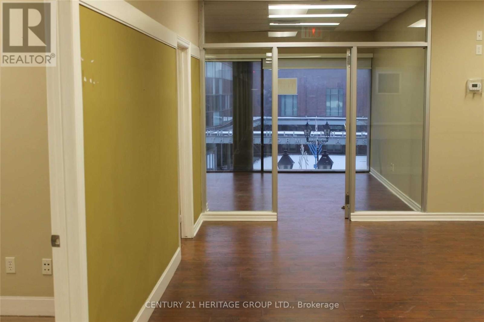 200 - 10265 Yonge Street Property Photo 14