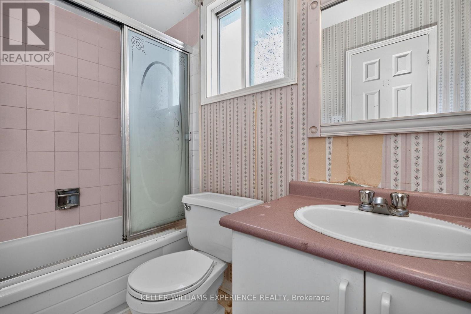 1920 Applewood Avenue Property Photo 8