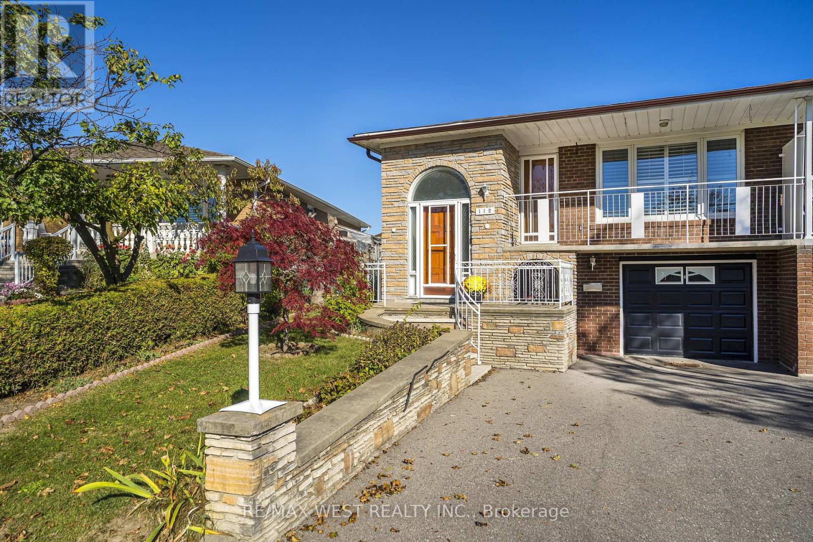 112 Harris Crescent Property Photo 1