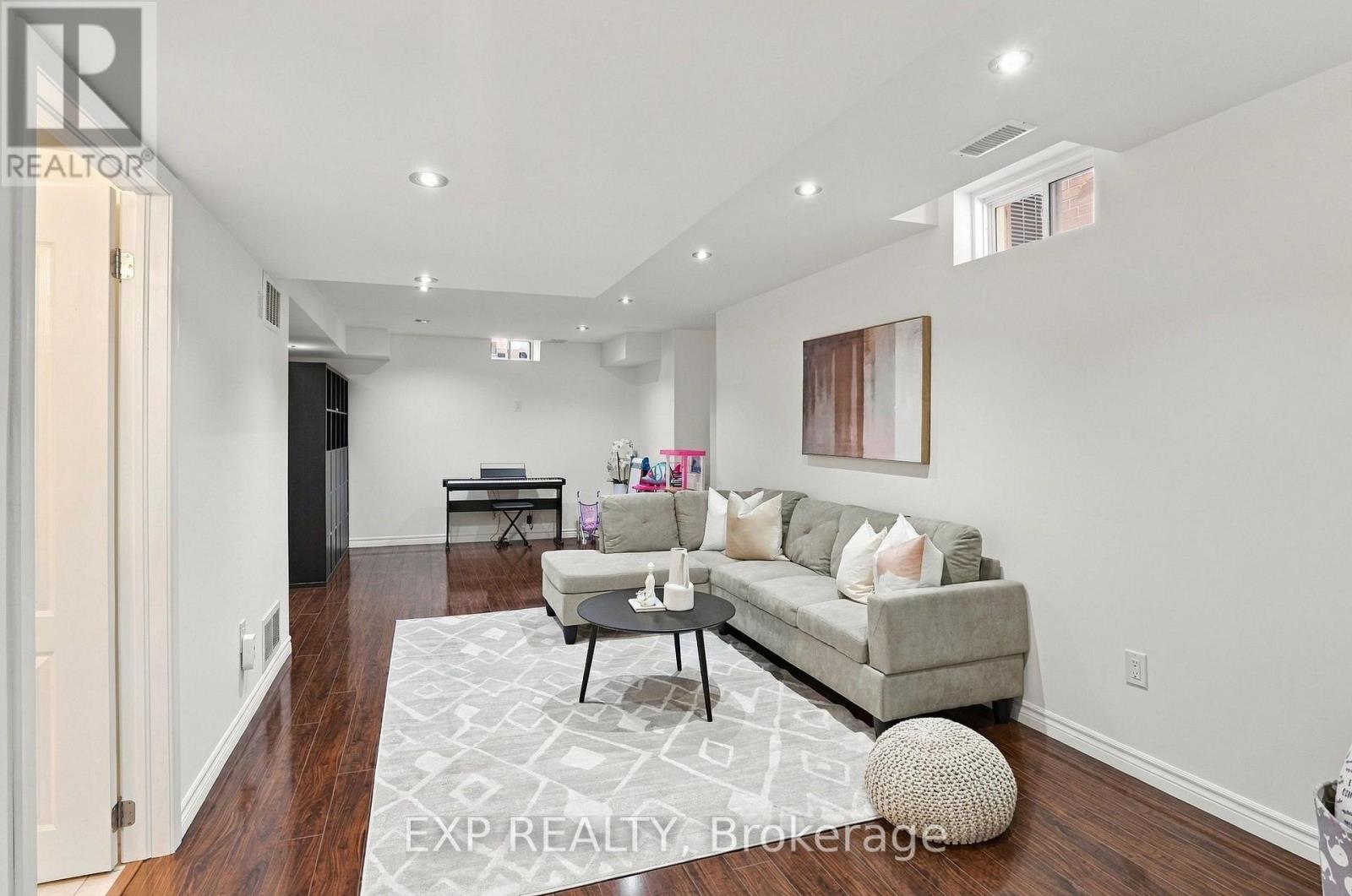 262 Wilfred Murison Avenue Property Photo 32