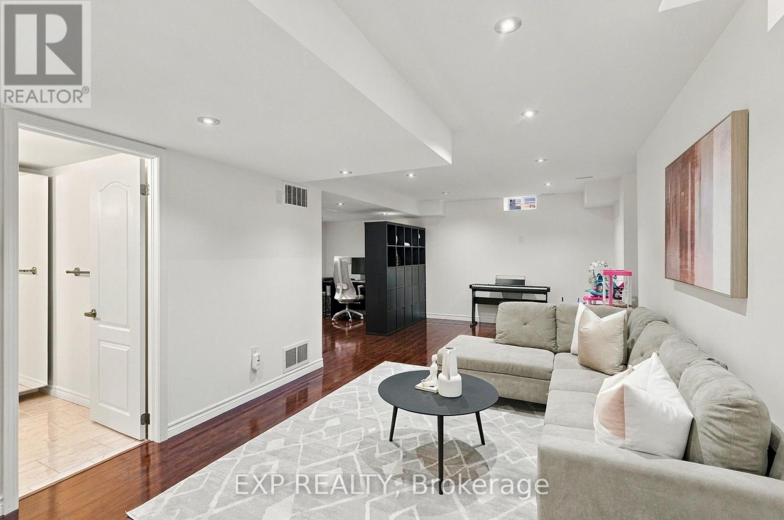 262 Wilfred Murison Avenue Property Photo 33
