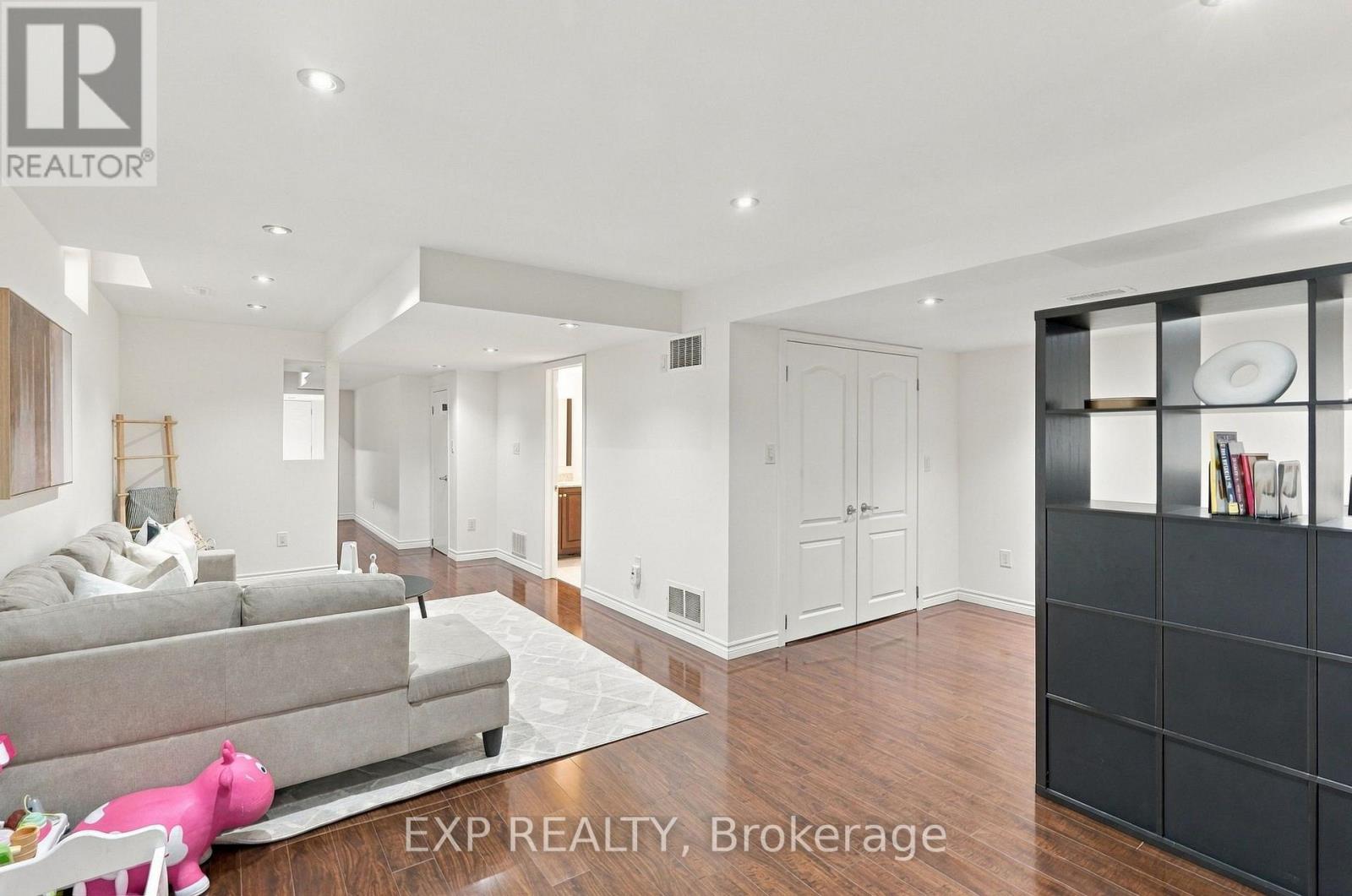 262 Wilfred Murison Avenue Property Photo 35