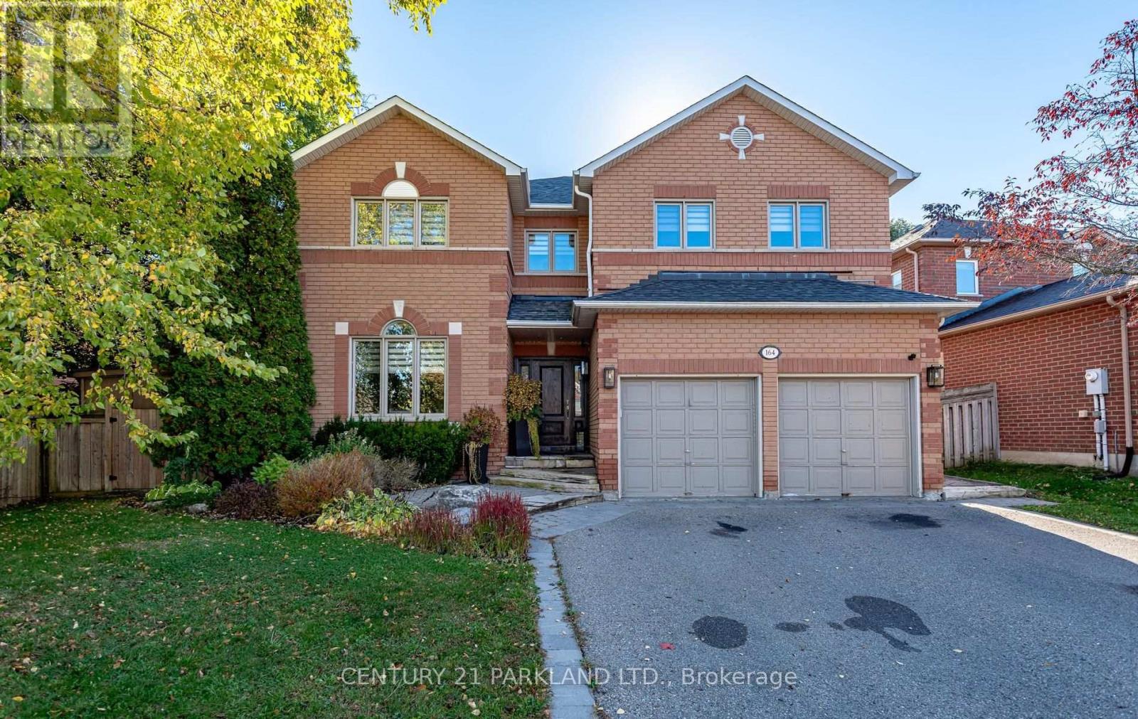 164 CARLYLE CRESCENT Property Photo 1